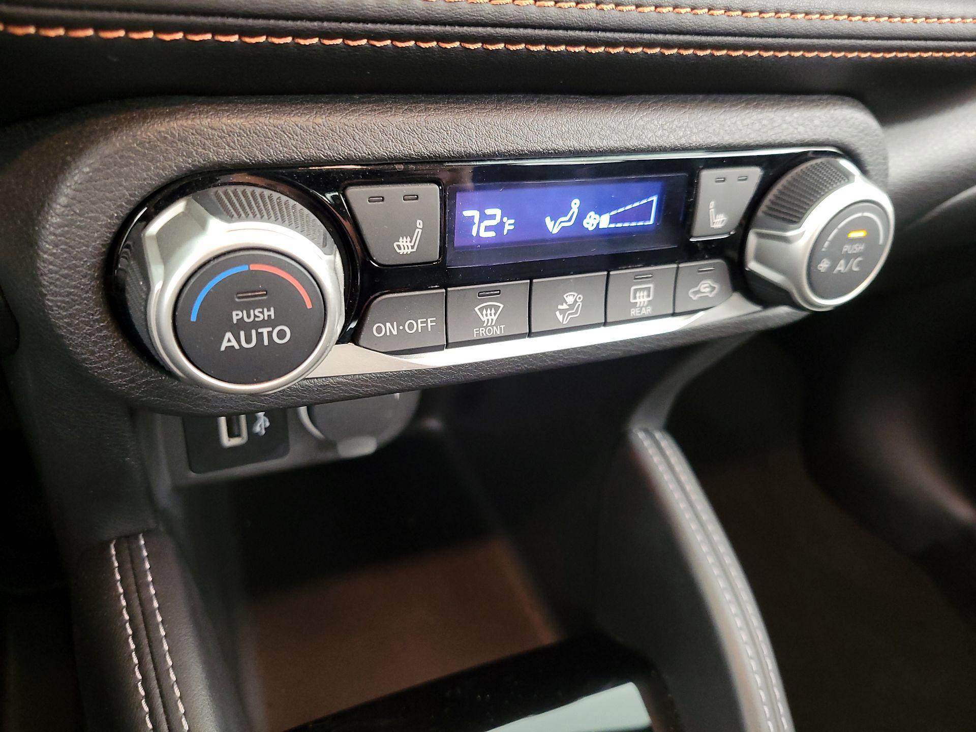 Thumbnail: 2019 Nissan Kicks - 16