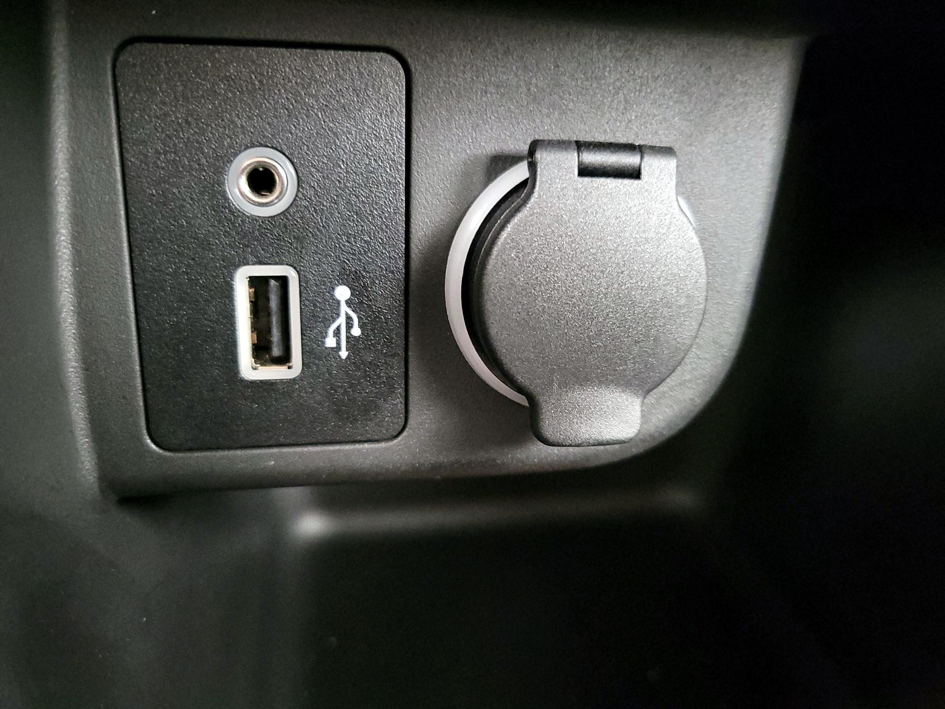 Thumbnail: 2019 Nissan Kicks - 18