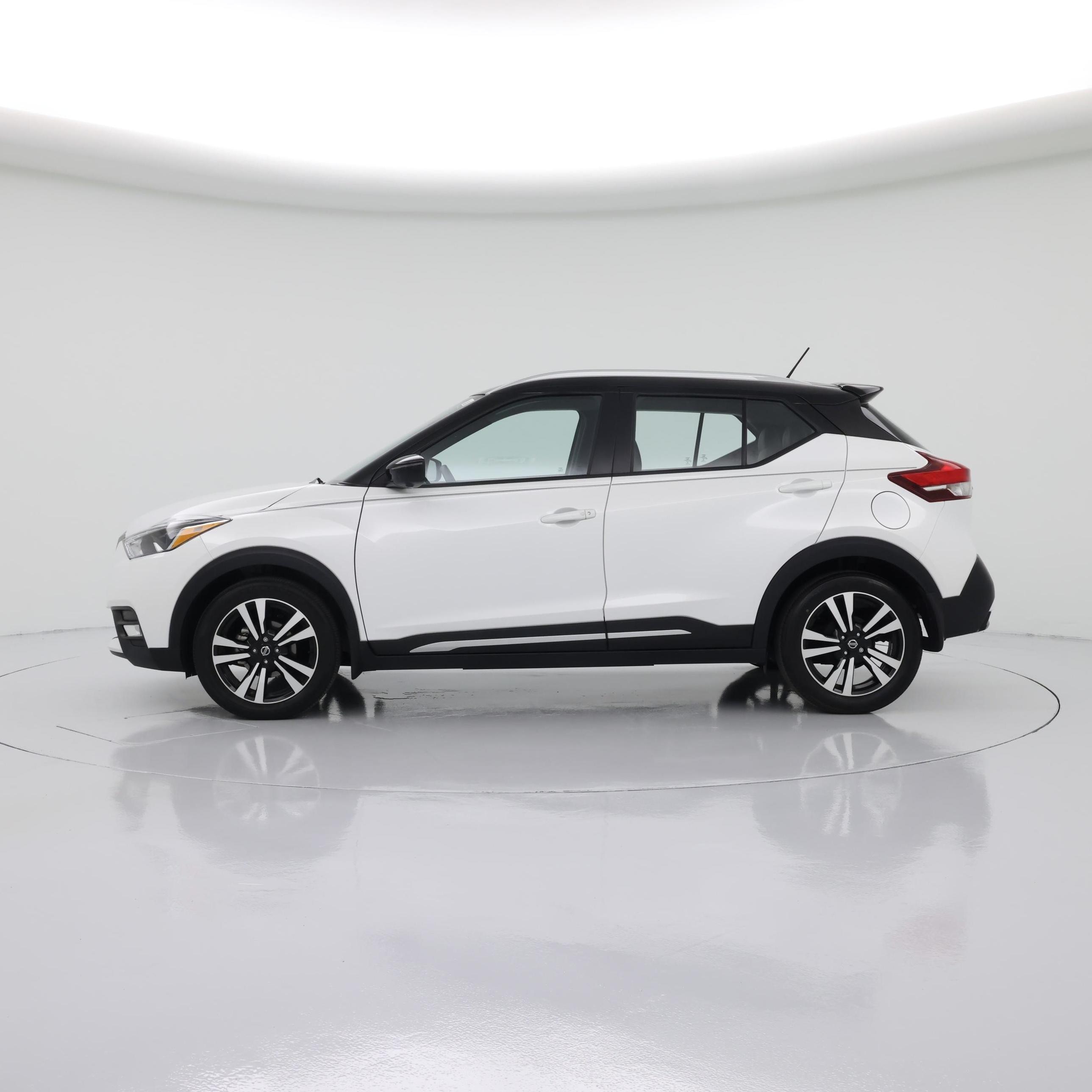 Thumbnail: 2019 Nissan Kicks - 3