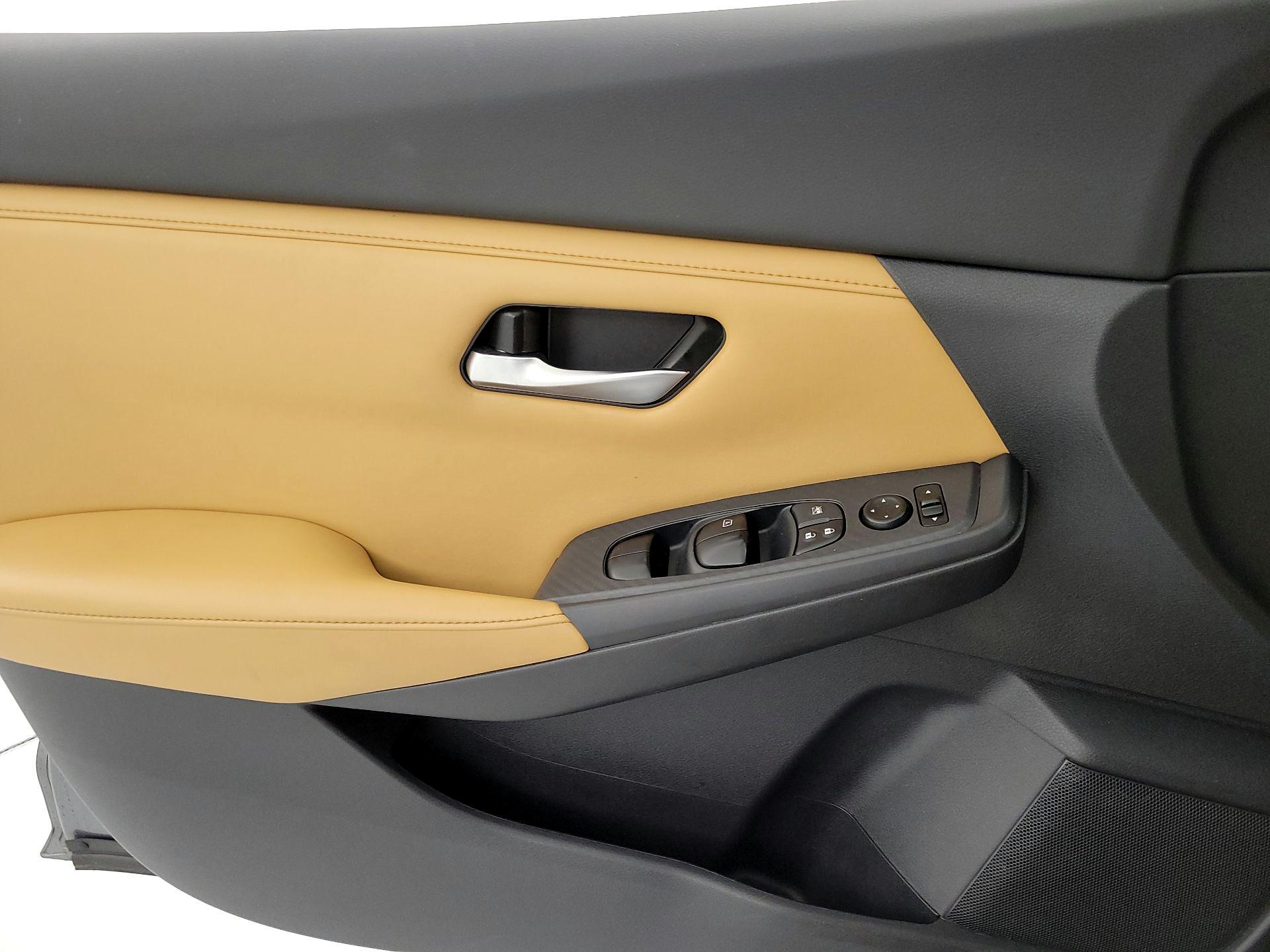 Thumbnail: 2021 Nissan Sentra - 12