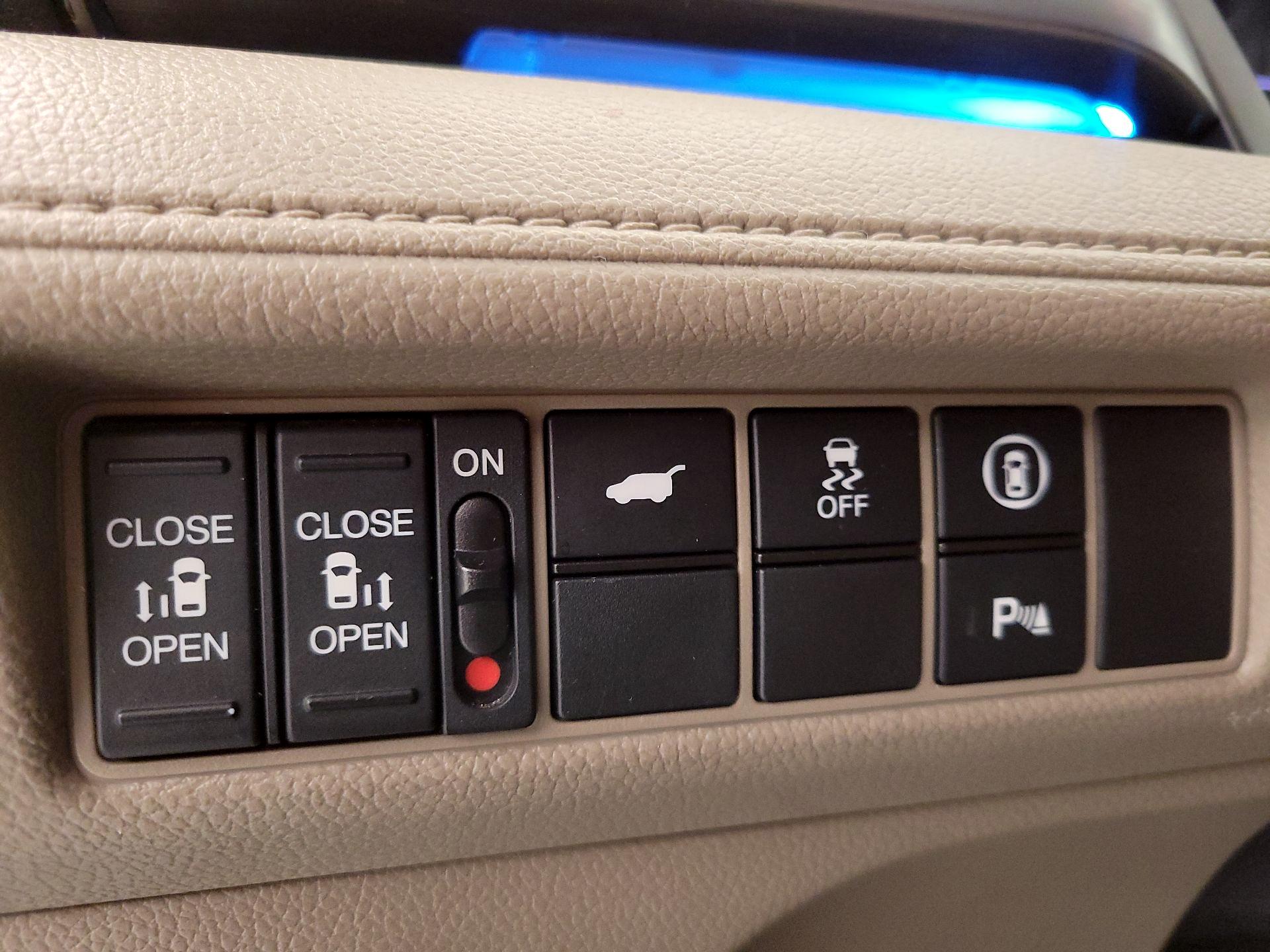 Thumbnail: 2022 Honda Odyssey - 13