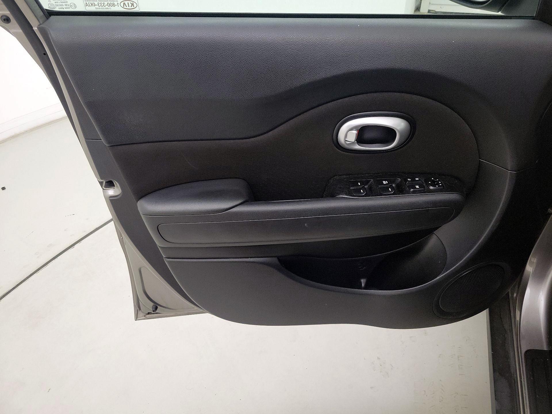 Thumbnail: 2016 Kia Soul - 12