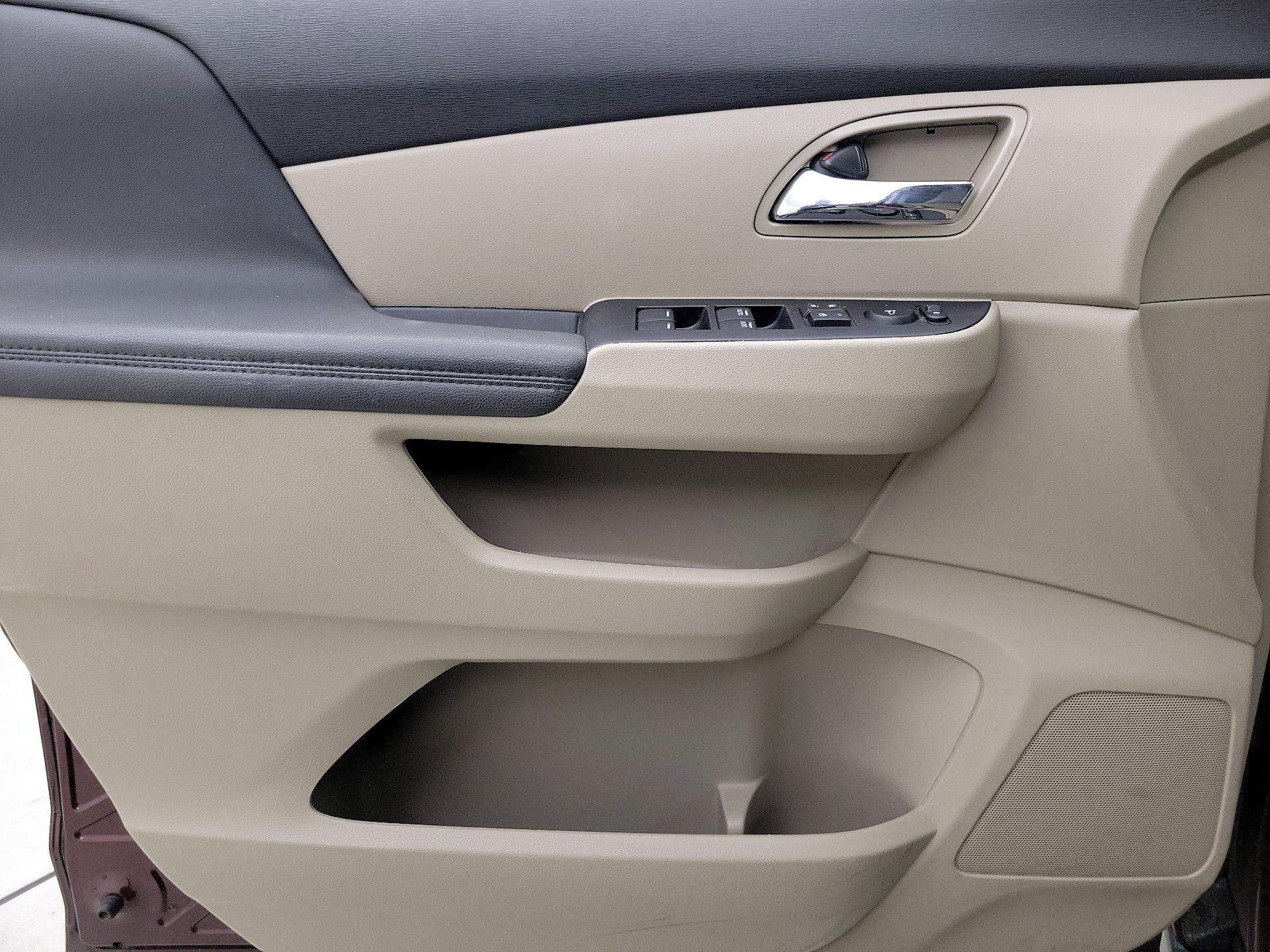 Thumbnail: 2015 Honda Odyssey - 12