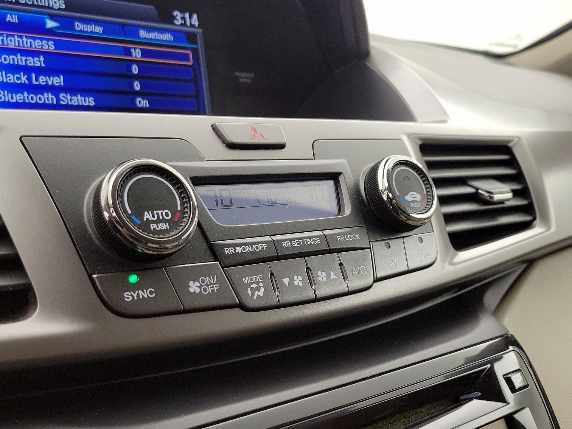 Thumbnail: 2015 Honda Odyssey - 16