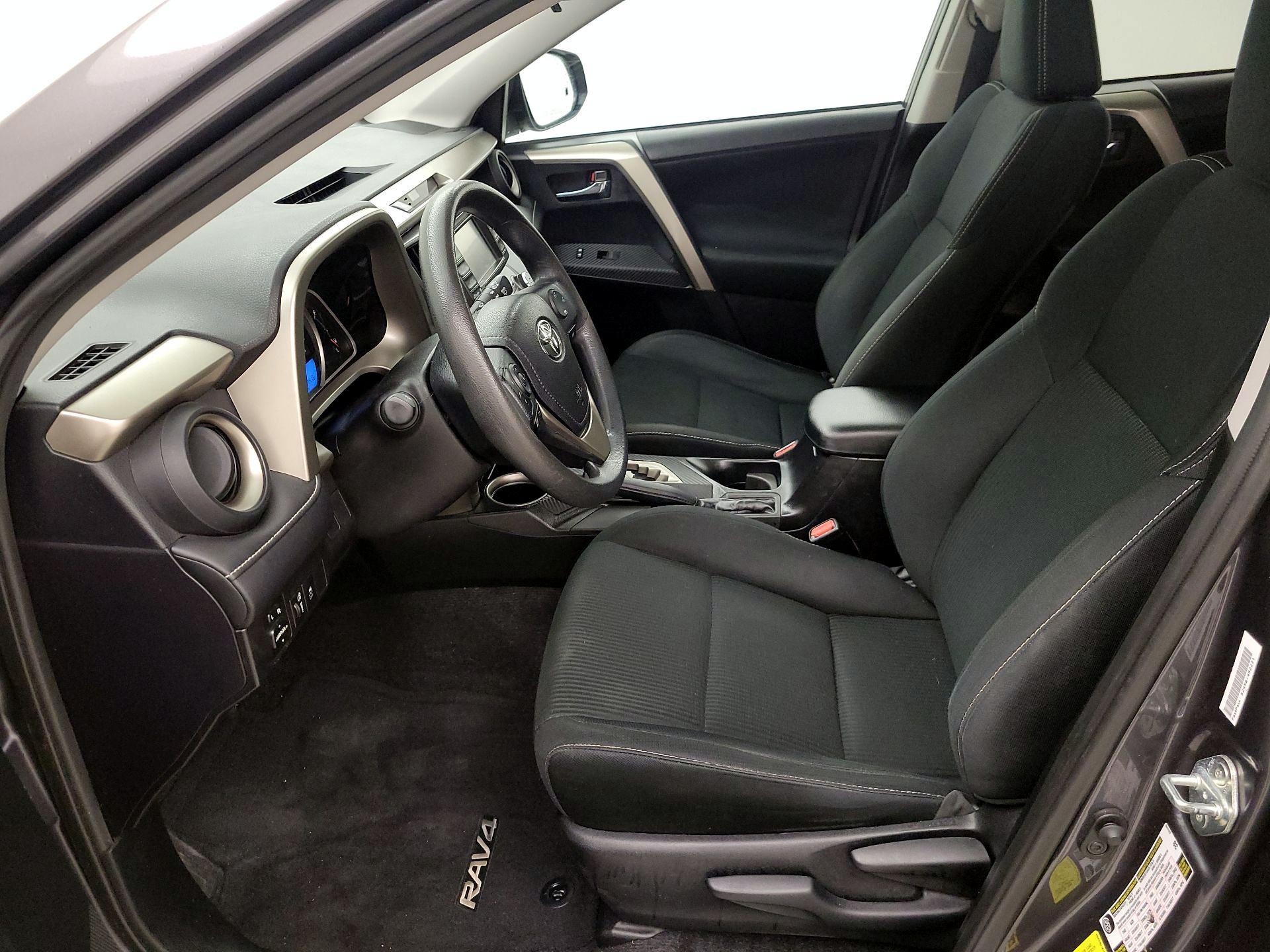 Thumbnail: 2015 Toyota RAV4 - 11