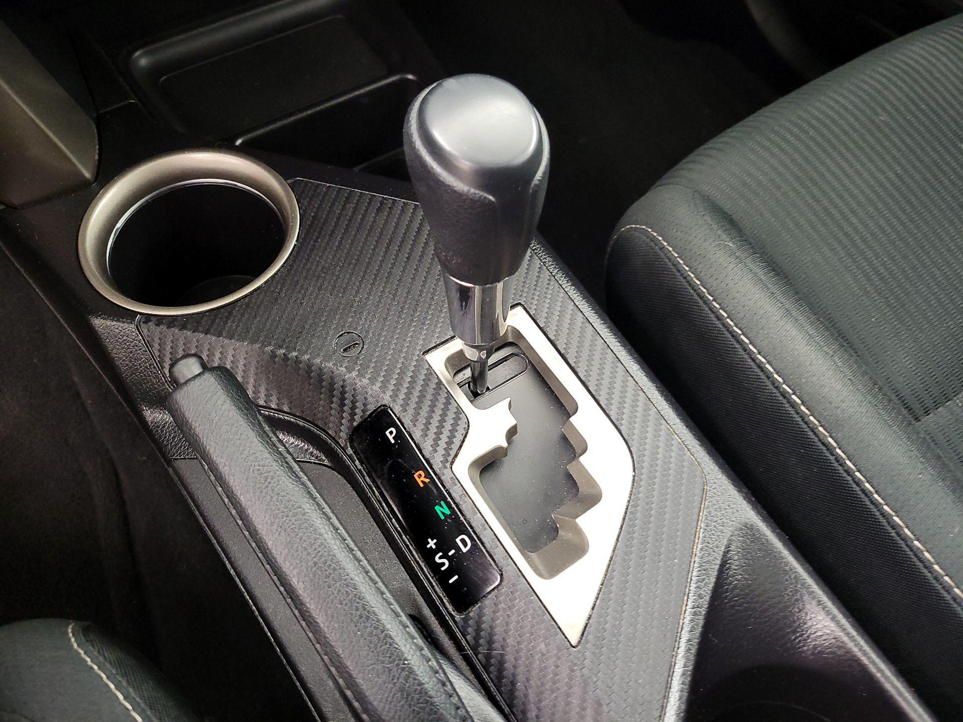 Thumbnail: 2015 Toyota RAV4 - 17