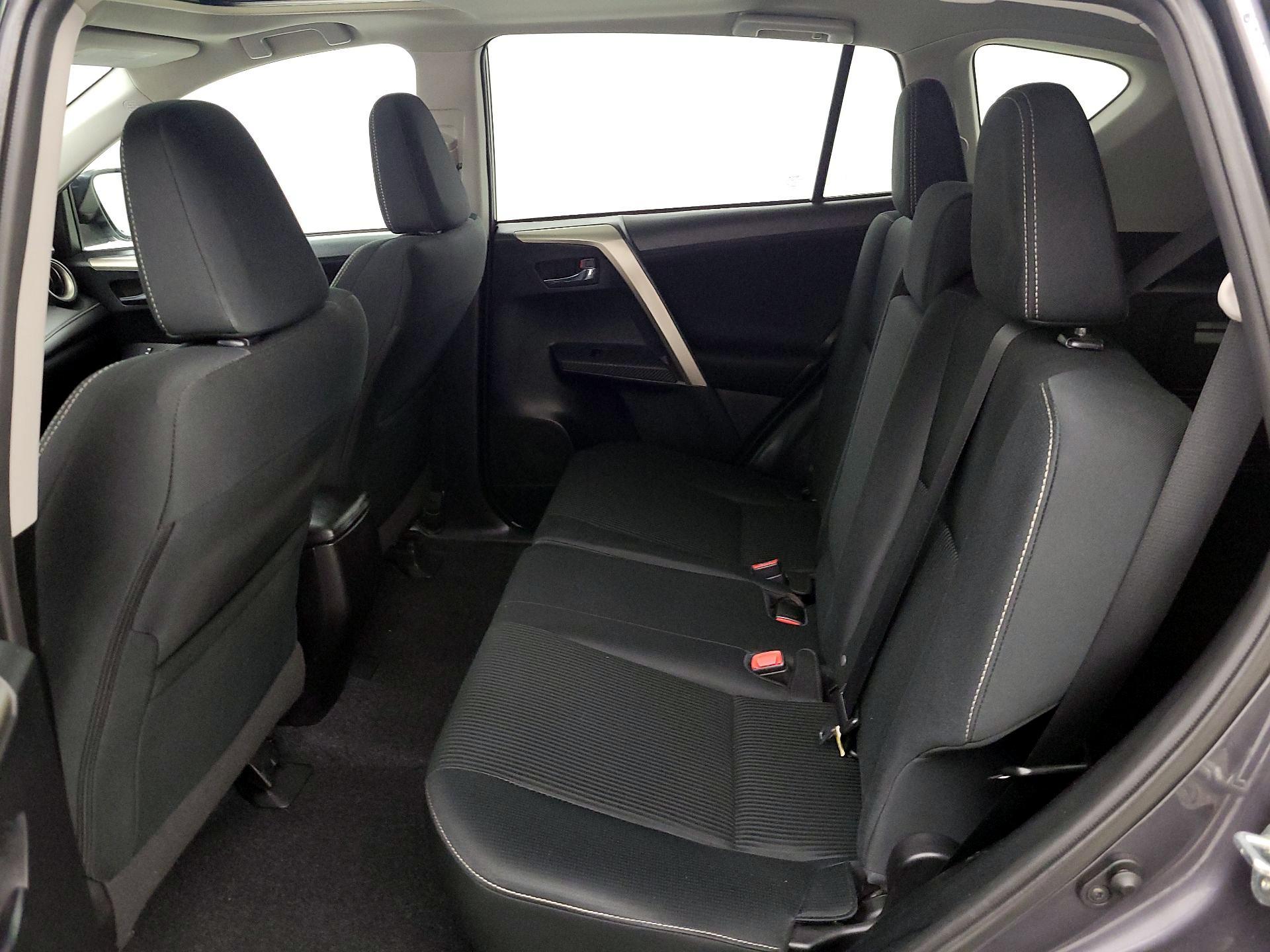 Thumbnail: 2015 Toyota RAV4 - 20