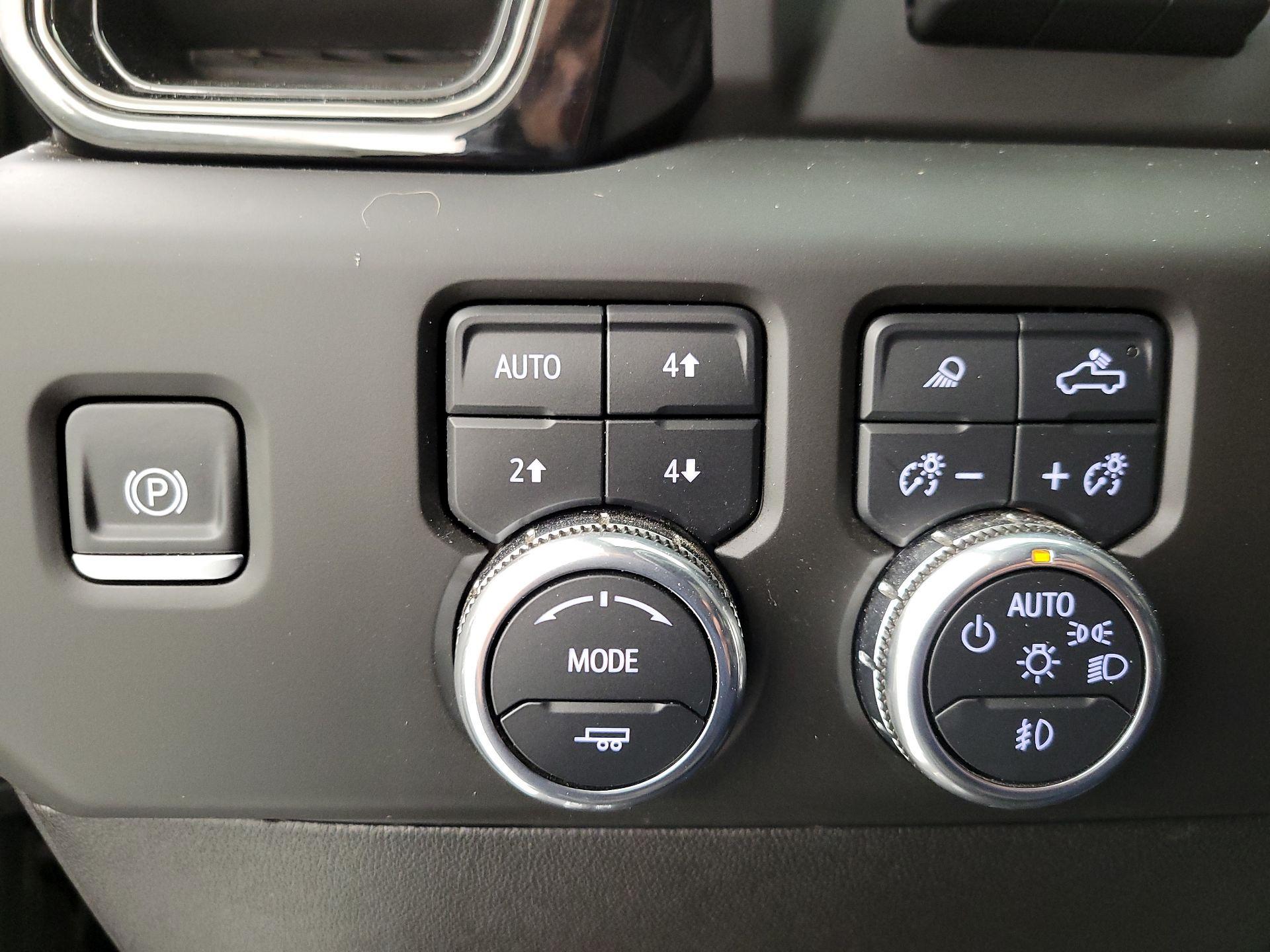 Thumbnail: 2025 GMC Sierra 2500 - 13