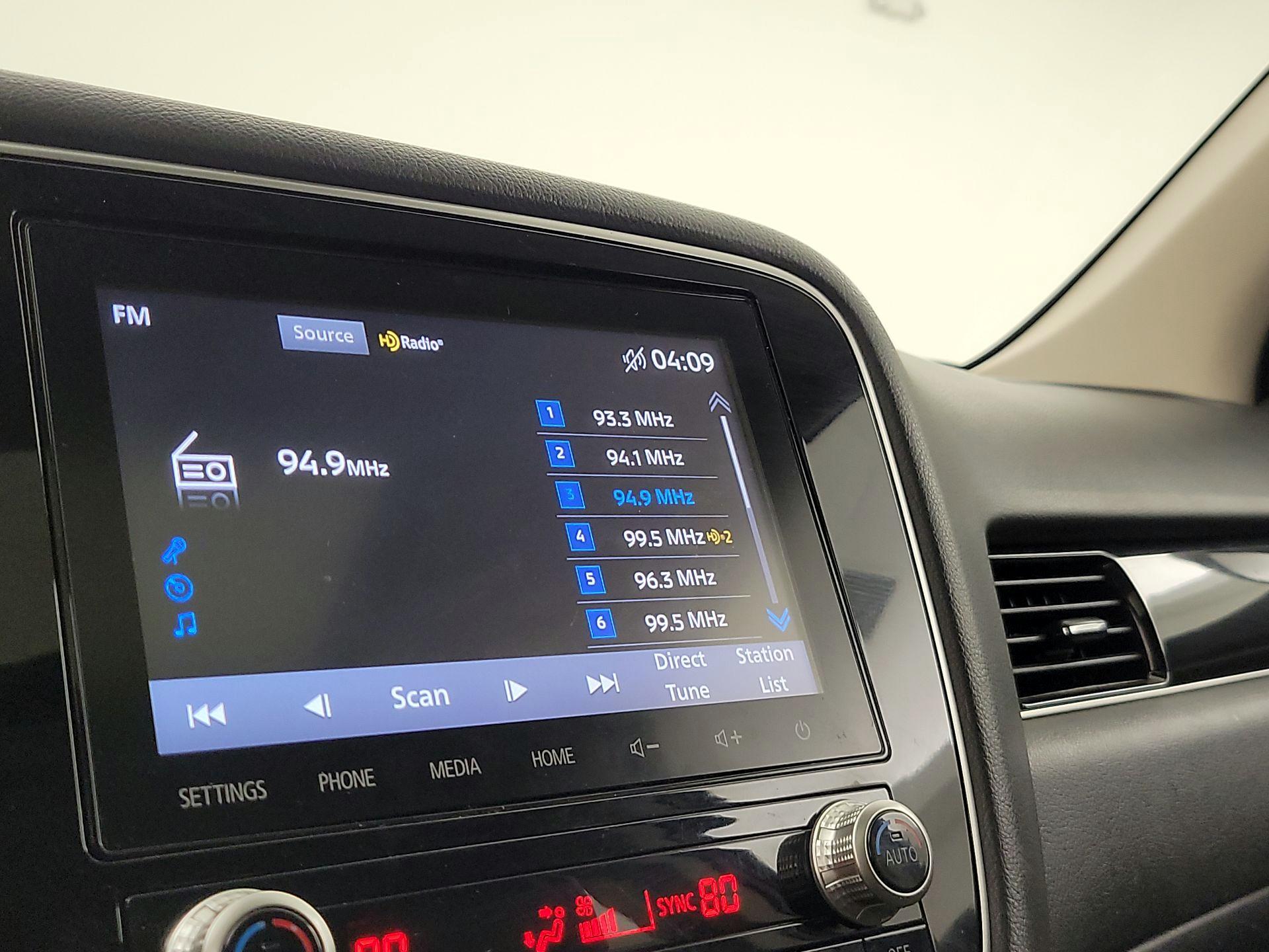 Thumbnail: 2020 Mitsubishi Outlander - 15