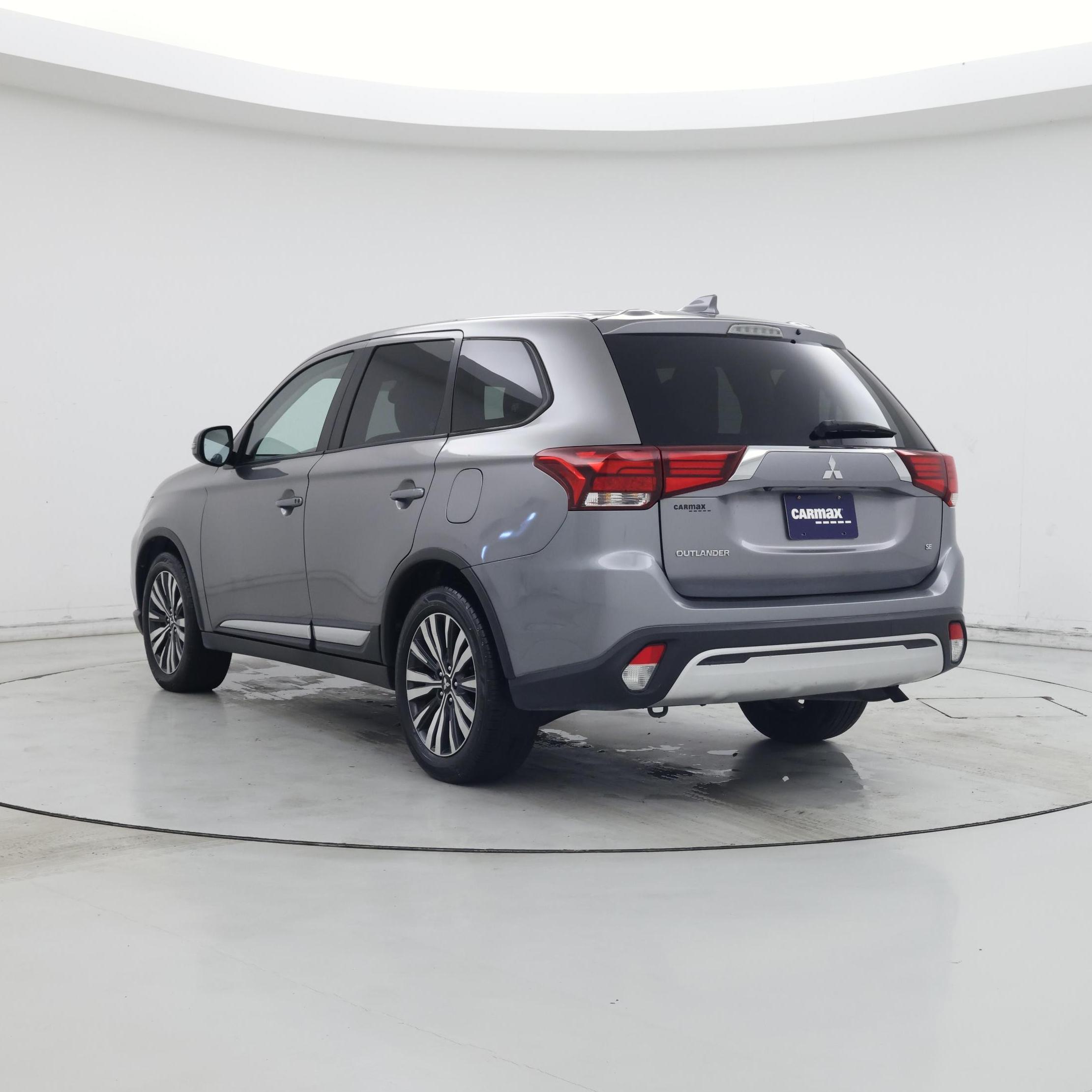 Thumbnail: 2020 Mitsubishi Outlander - 2