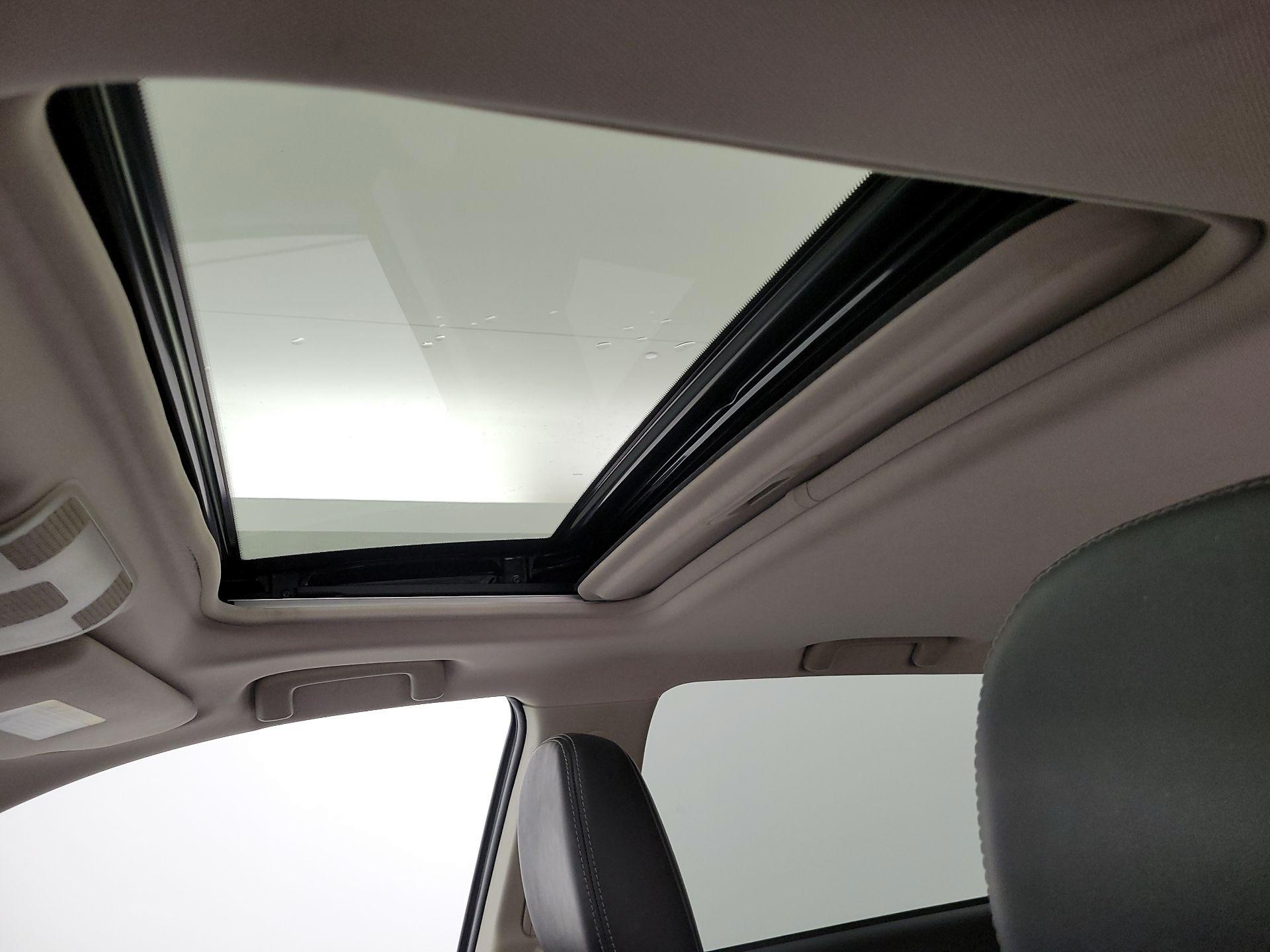 Thumbnail: 2020 Mitsubishi Outlander - 19