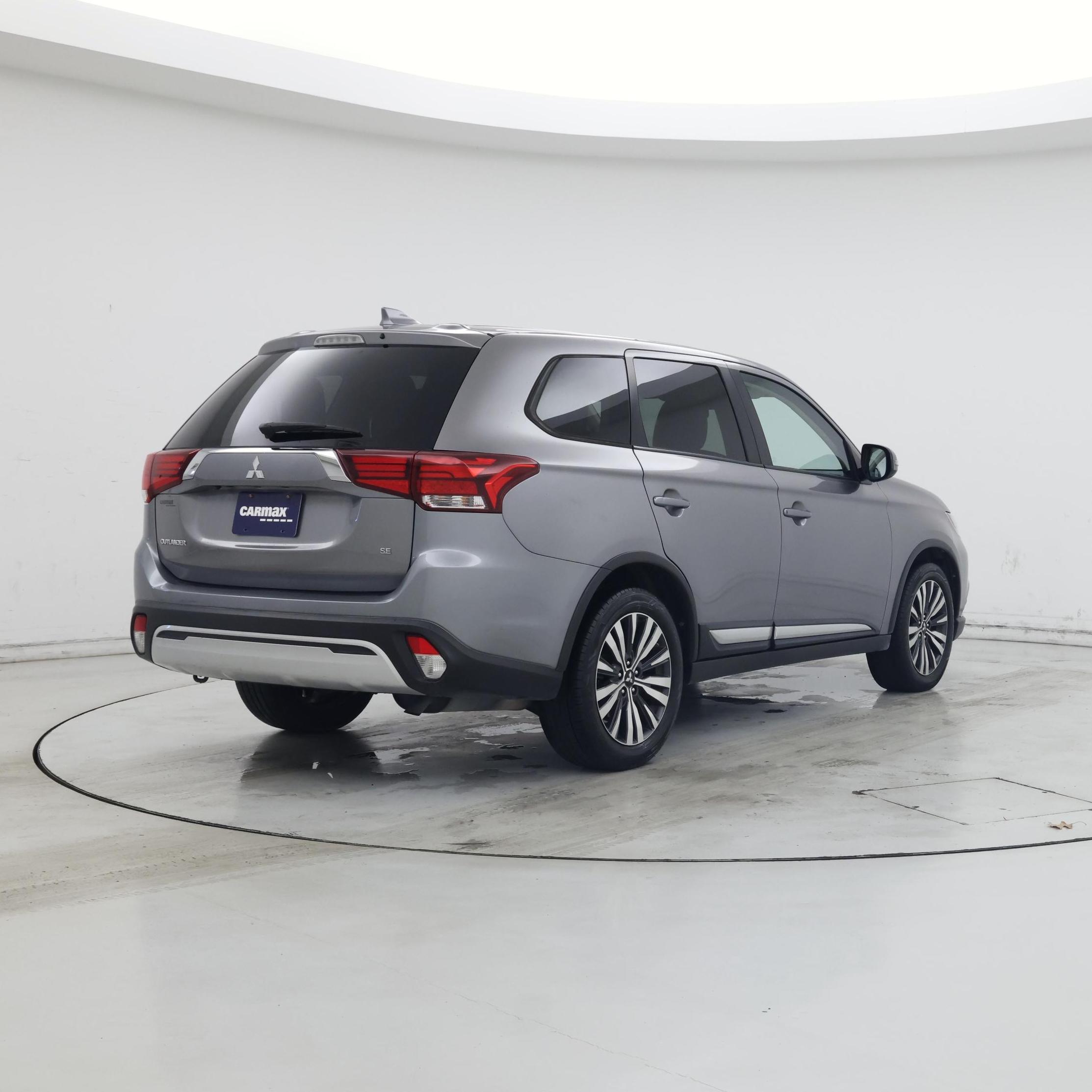 Thumbnail: 2020 Mitsubishi Outlander - 8