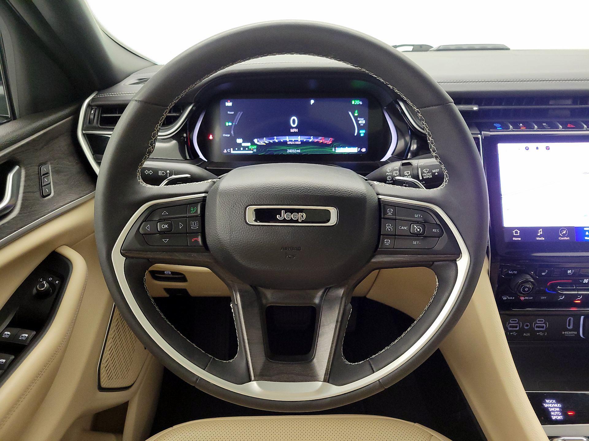 Thumbnail: 2022 Jeep Grand Cherokee - 10