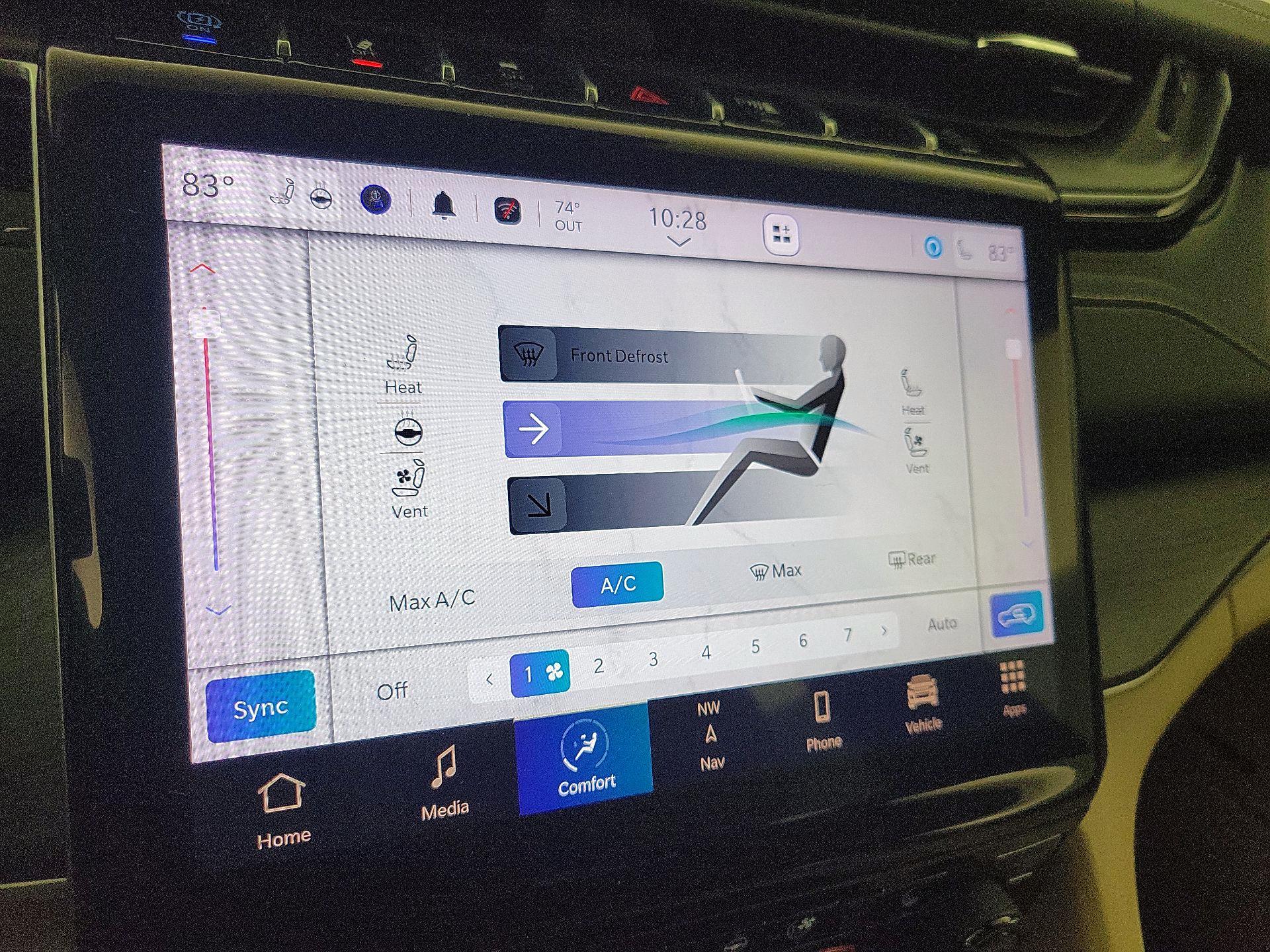 Thumbnail: 2022 Jeep Grand Cherokee - 17