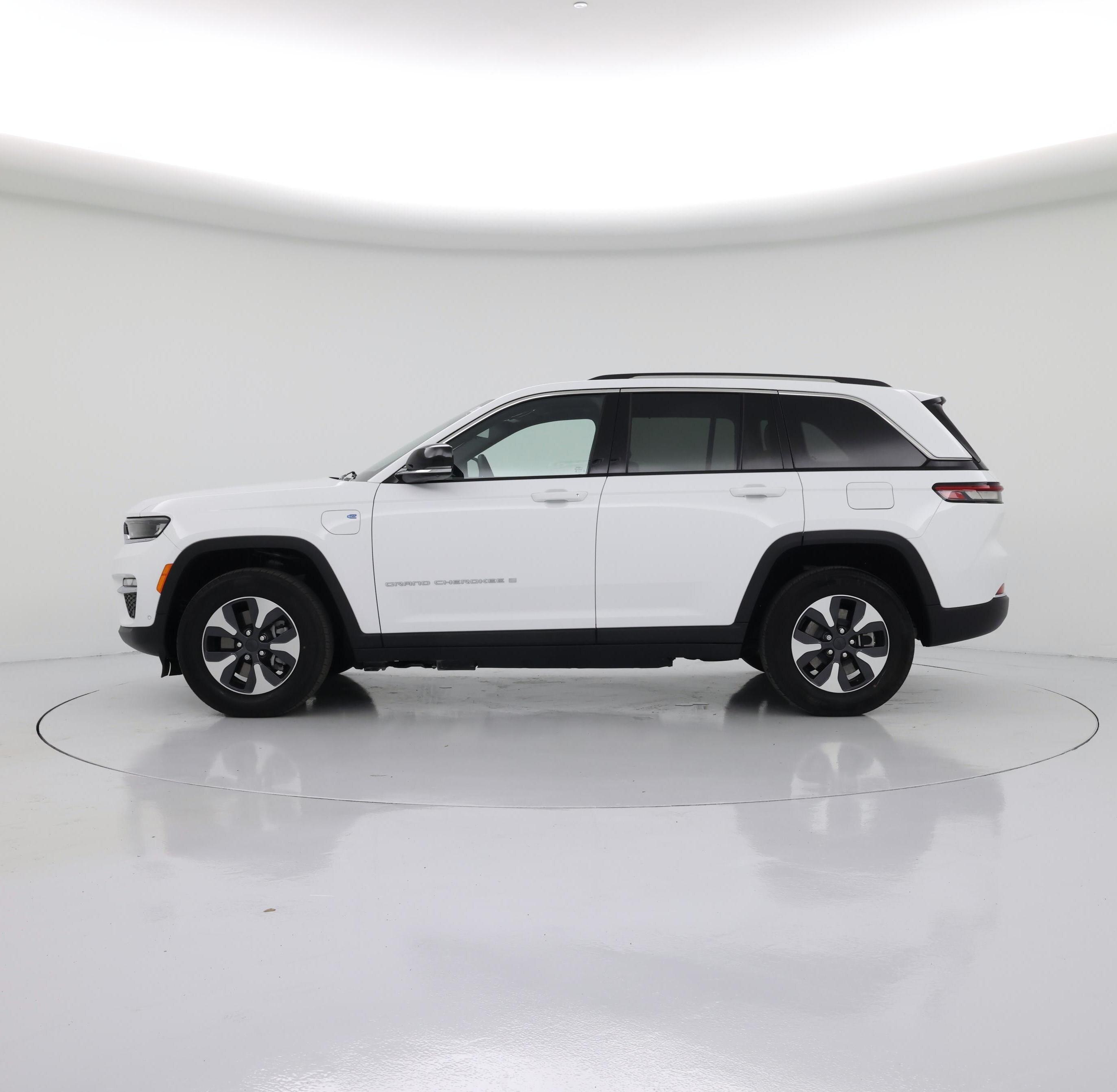 Thumbnail: 2022 Jeep Grand Cherokee - 3