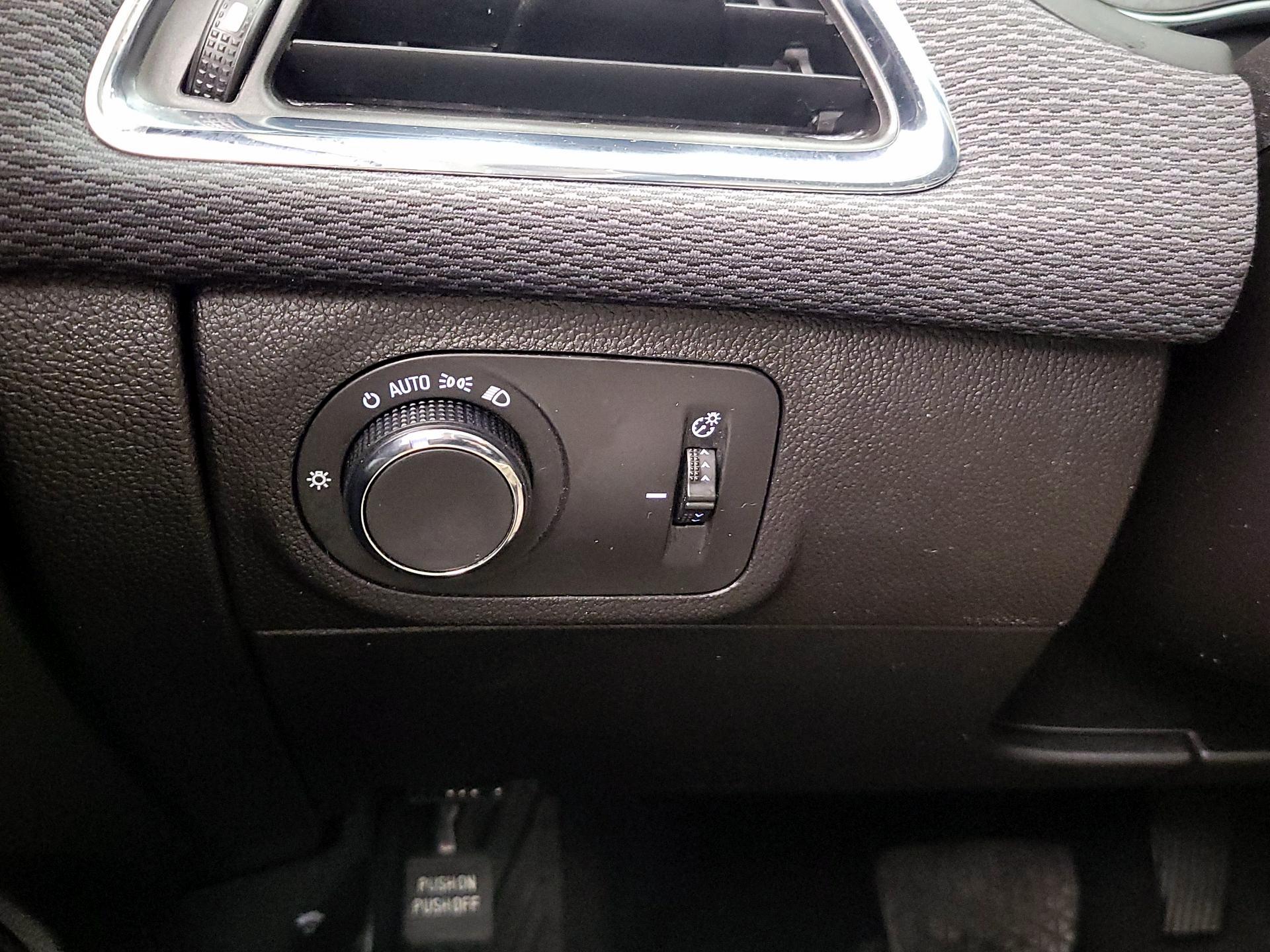 Thumbnail: 2016 Chevrolet Cruze - 13