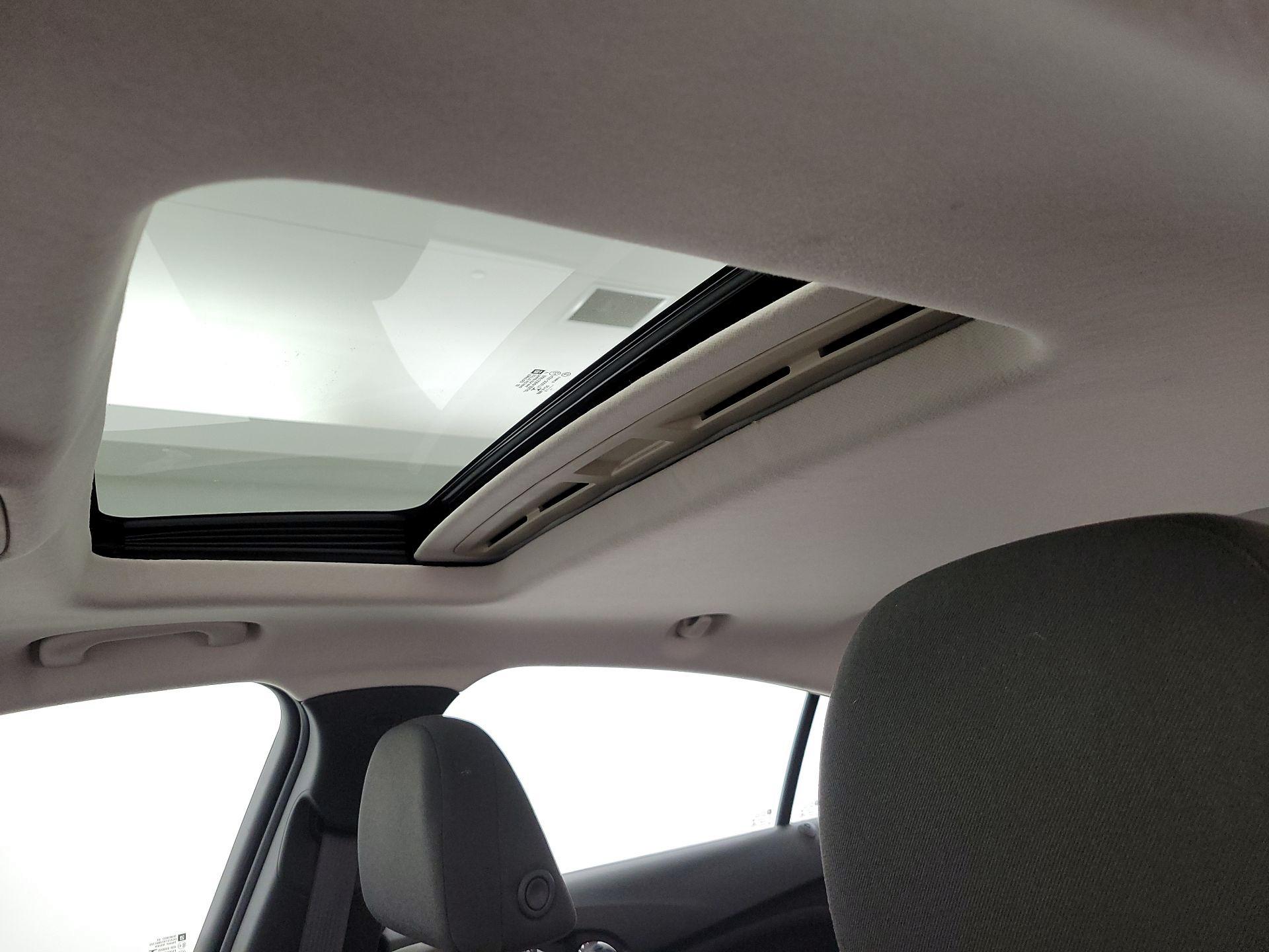 Thumbnail: 2016 Chevrolet Cruze - 19