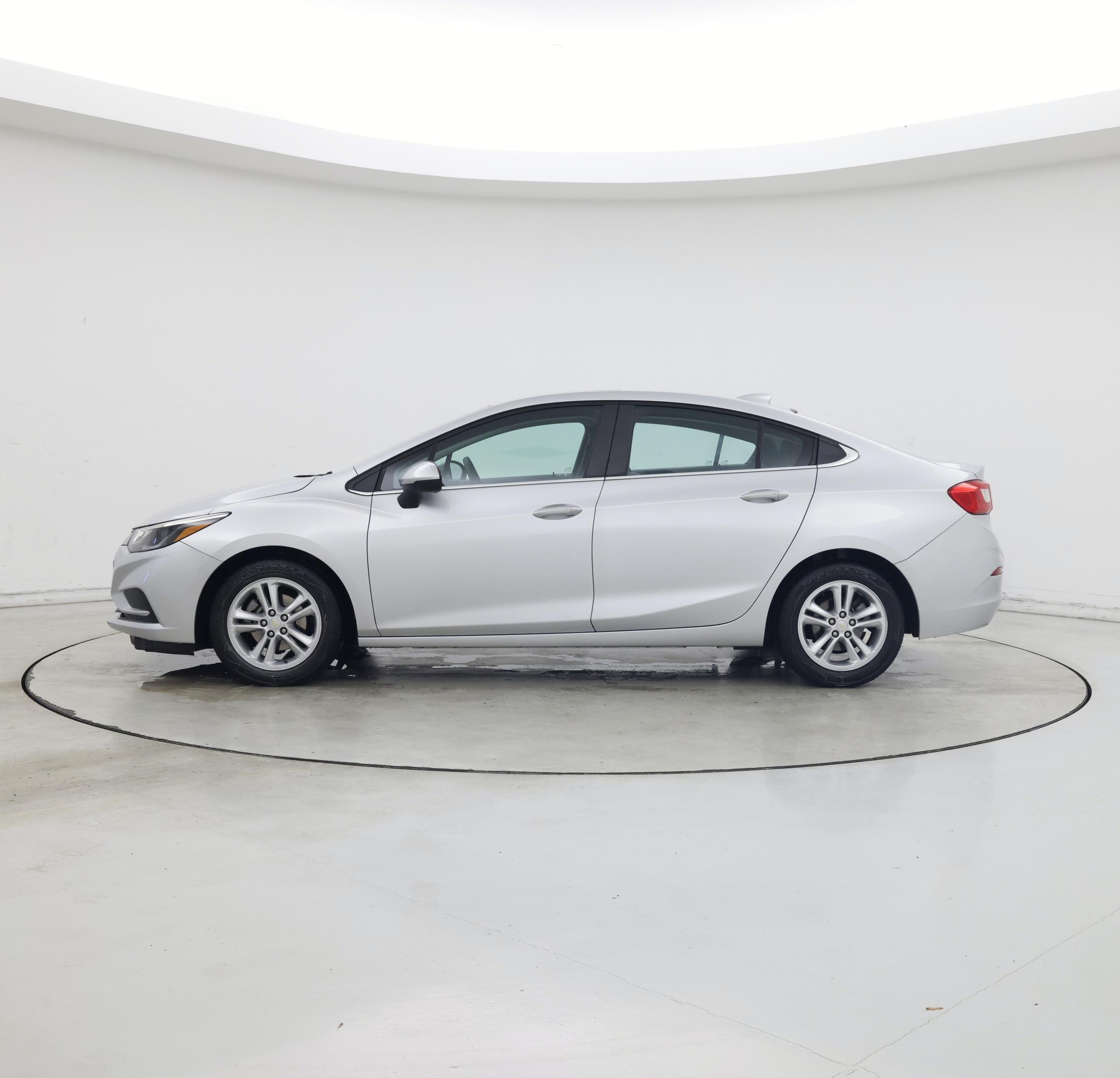 Thumbnail: 2016 Chevrolet Cruze - 3