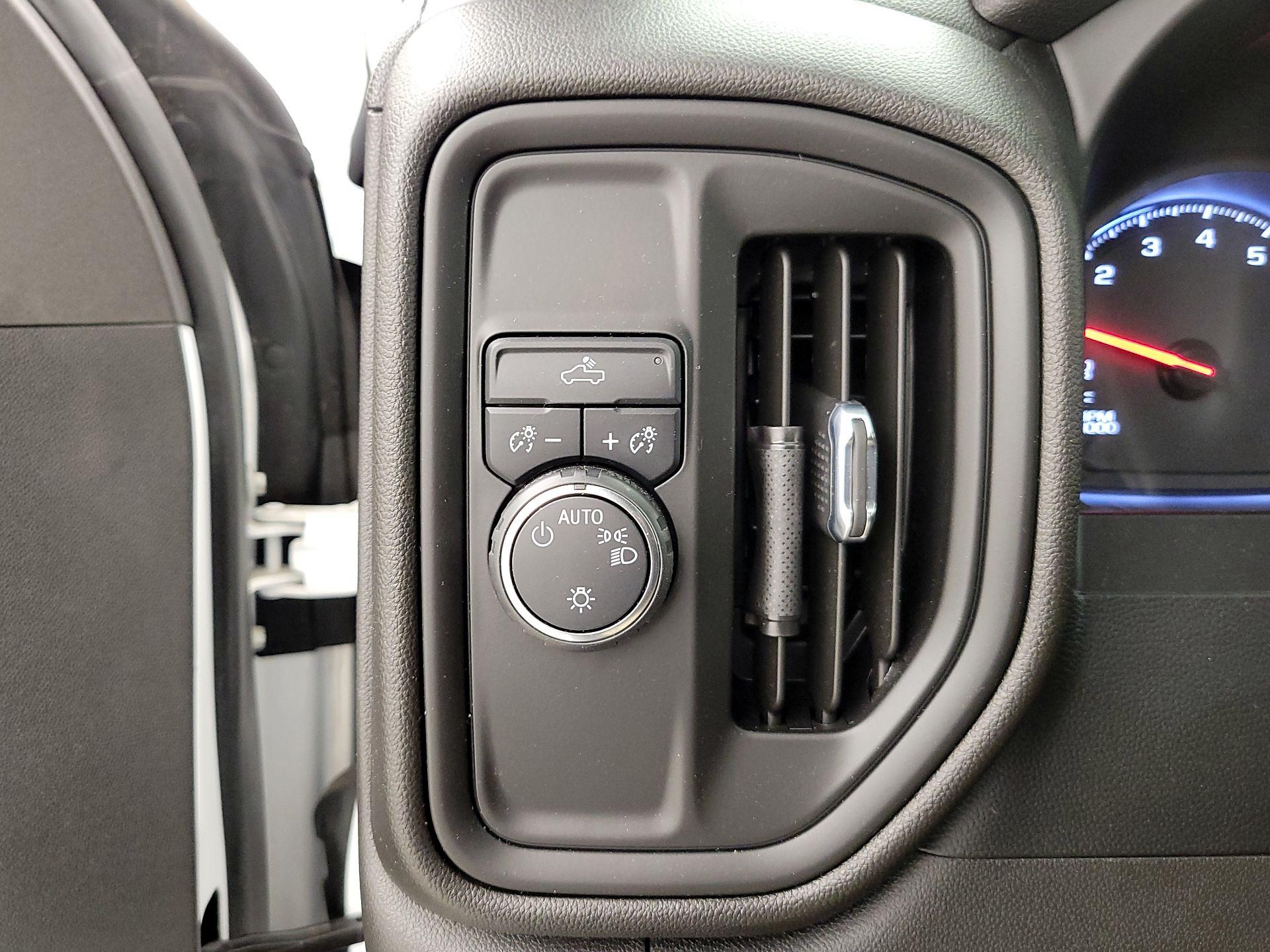 Thumbnail: 2022 Chevrolet Silverado 1500 - 13