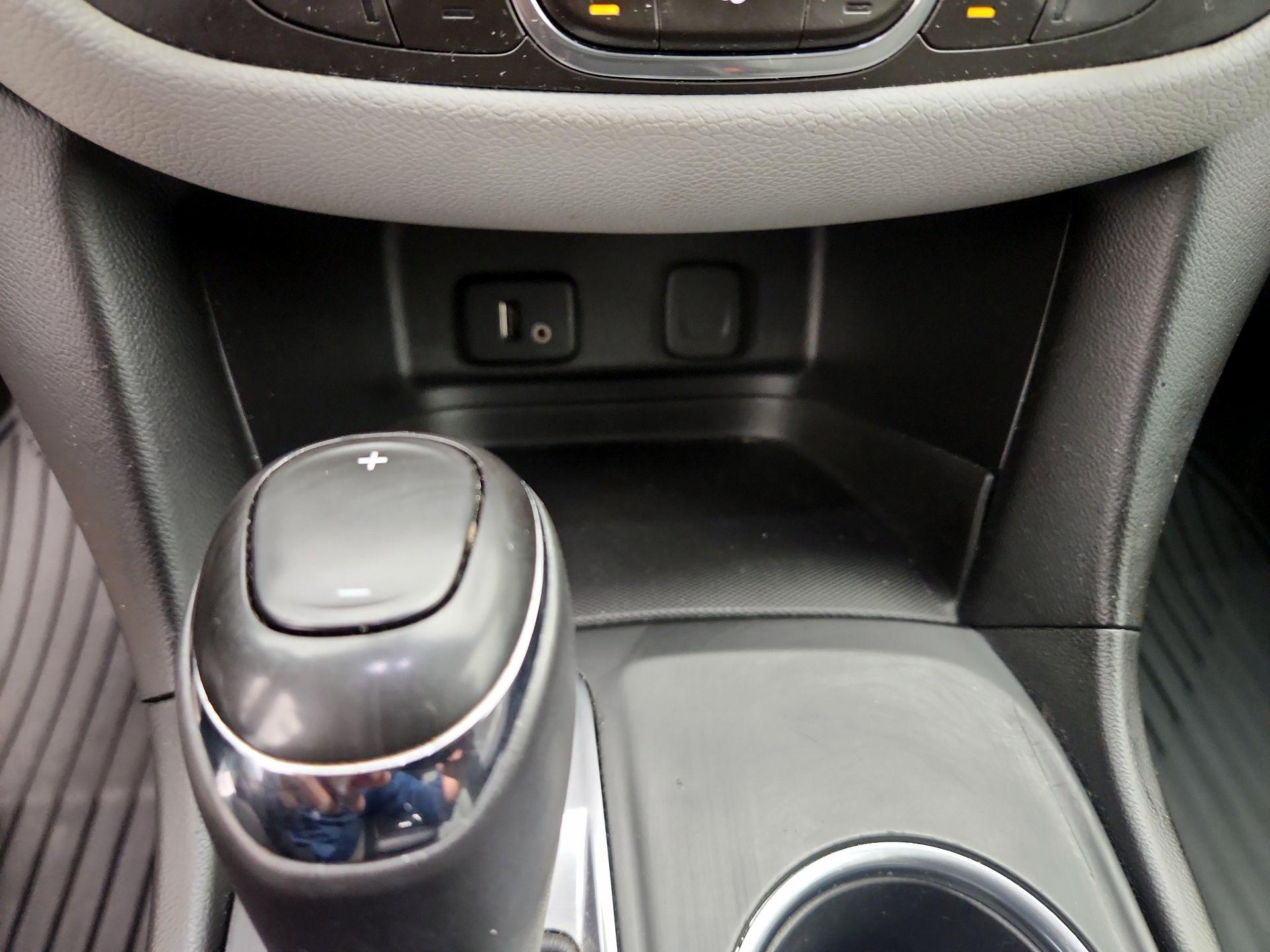 Thumbnail: 2018 Chevrolet Equinox - 18