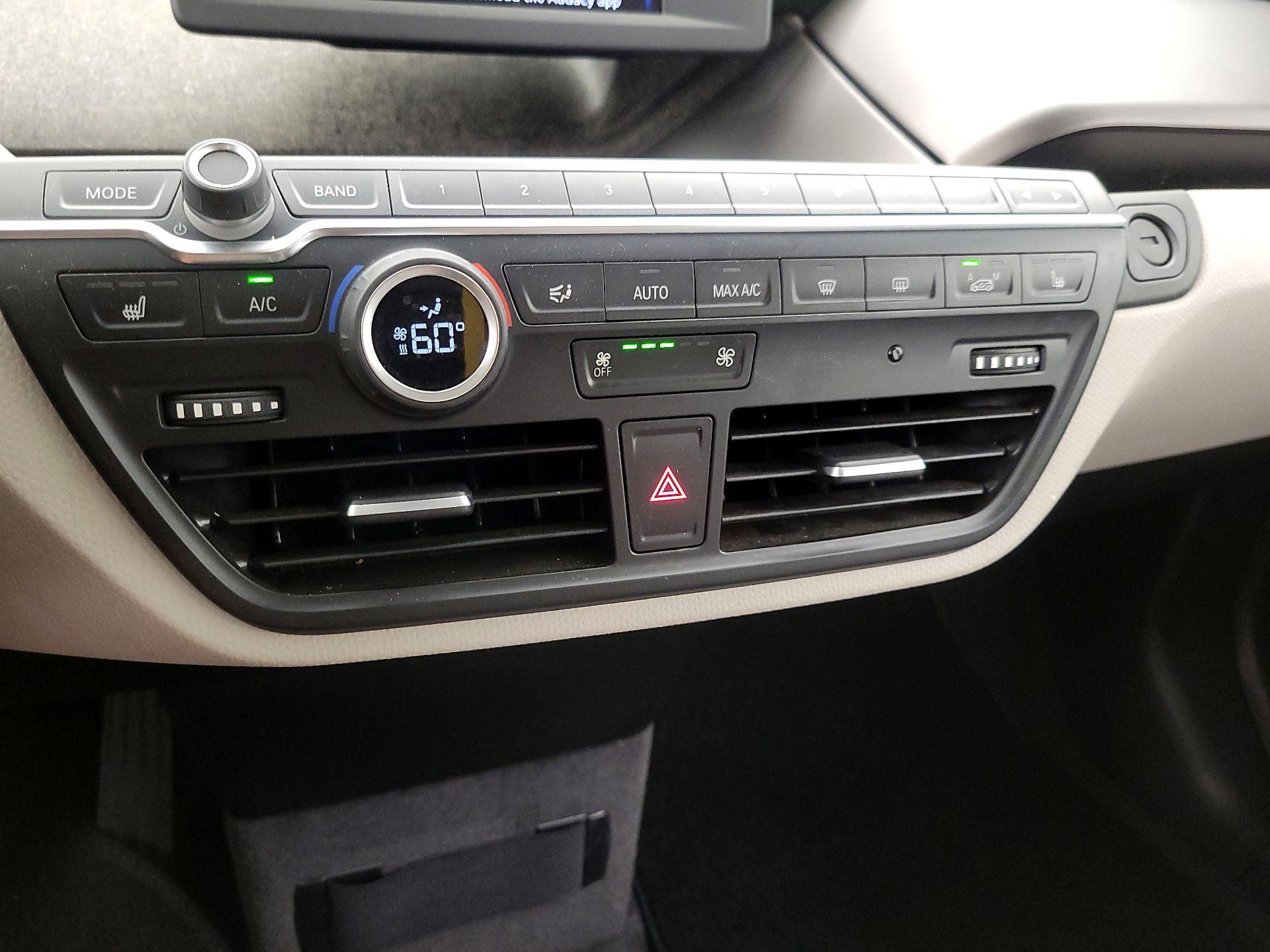 Thumbnail: 2015 BMW i3 - 17