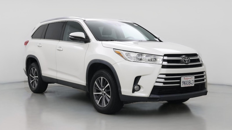 2019 Toyota Highlander XLE Hero Image