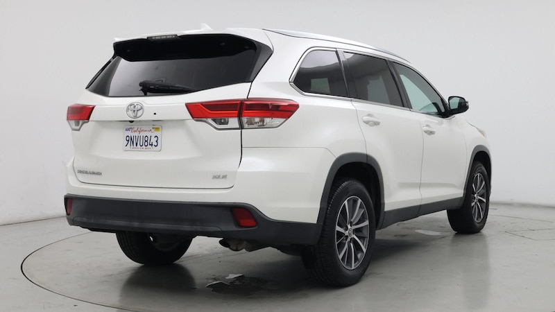 2019 Toyota Highlander XLE 8