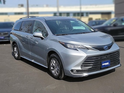 2025 Toyota Sienna LE -
                Burbank, CA