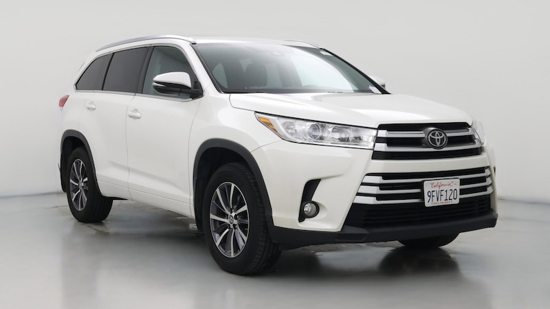 2017 Toyota Highlander XLE Hero Image