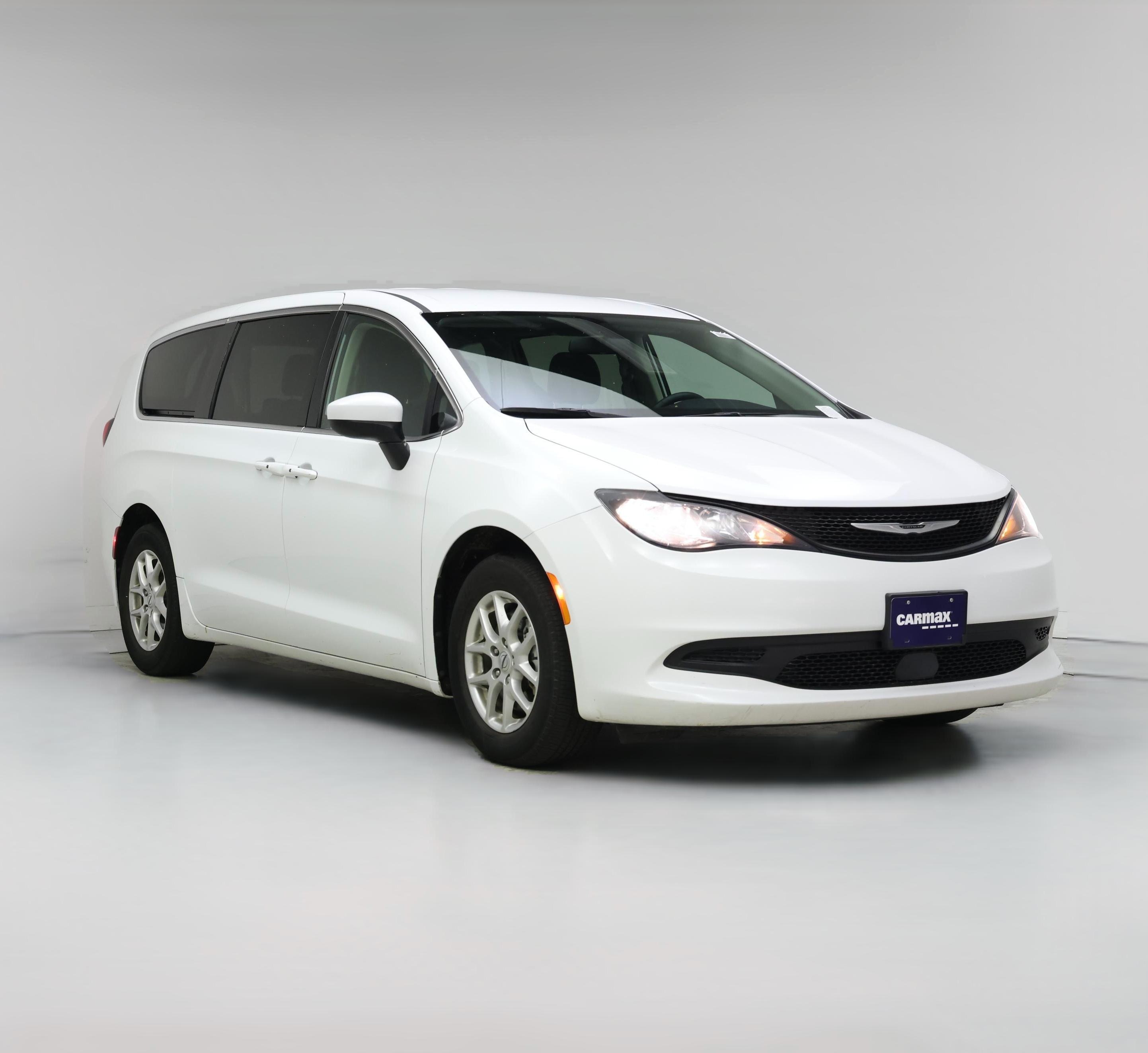 Thumbnail: 2022 Chrysler Voyager - 1