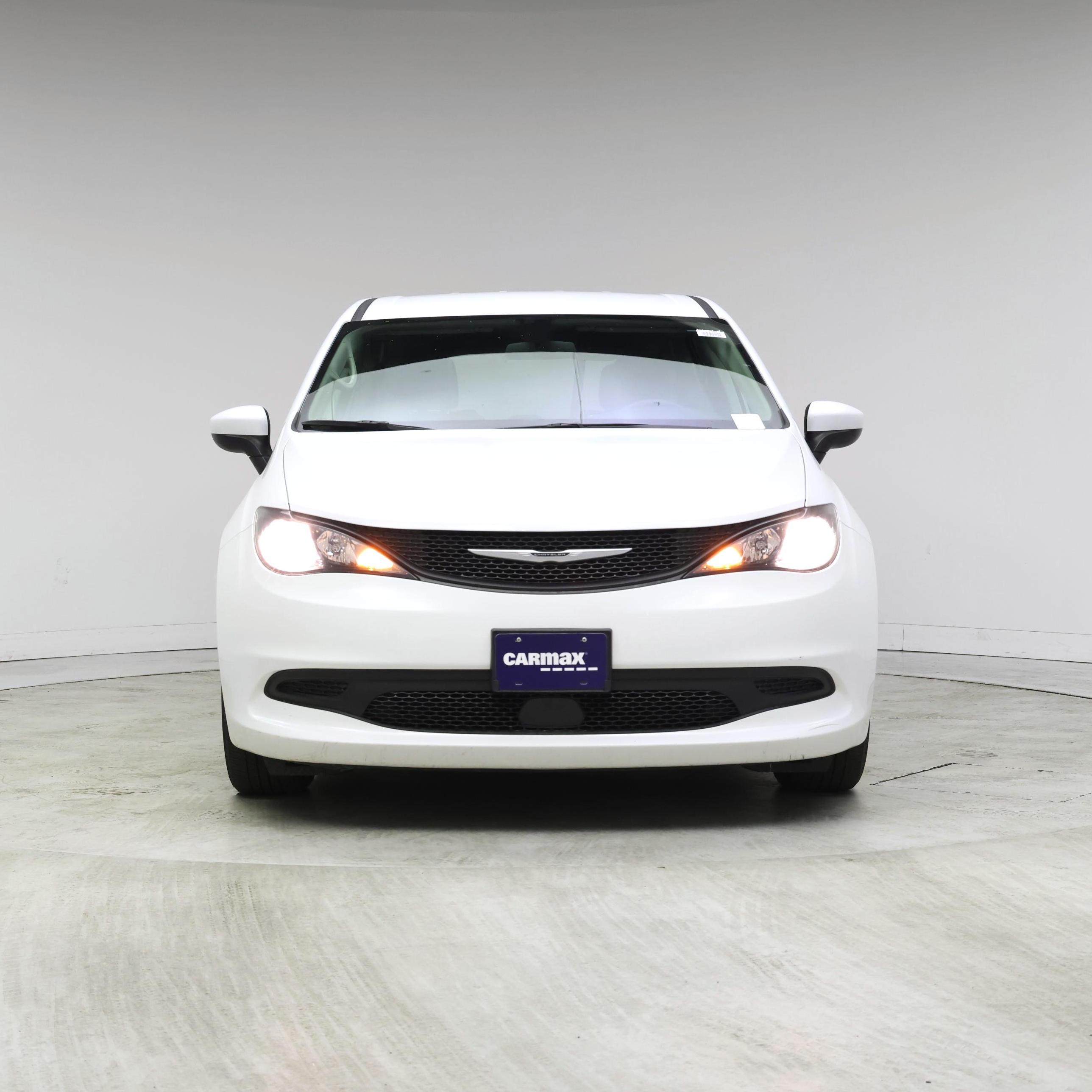 Thumbnail: 2022 Chrysler Voyager - 5