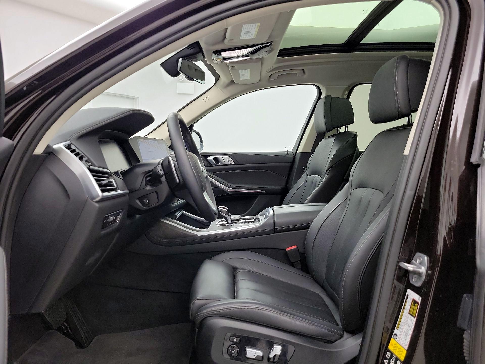 Thumbnail: 2022 BMW X7 - 11