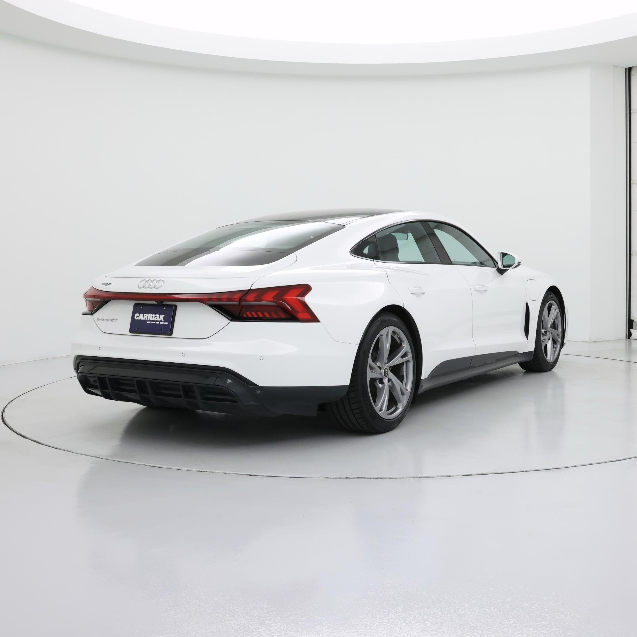 Thumbnail: 2022 Audi e-tron GT - 8