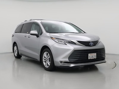 2023 Toyota Sienna Limited -
                Ontario, CA