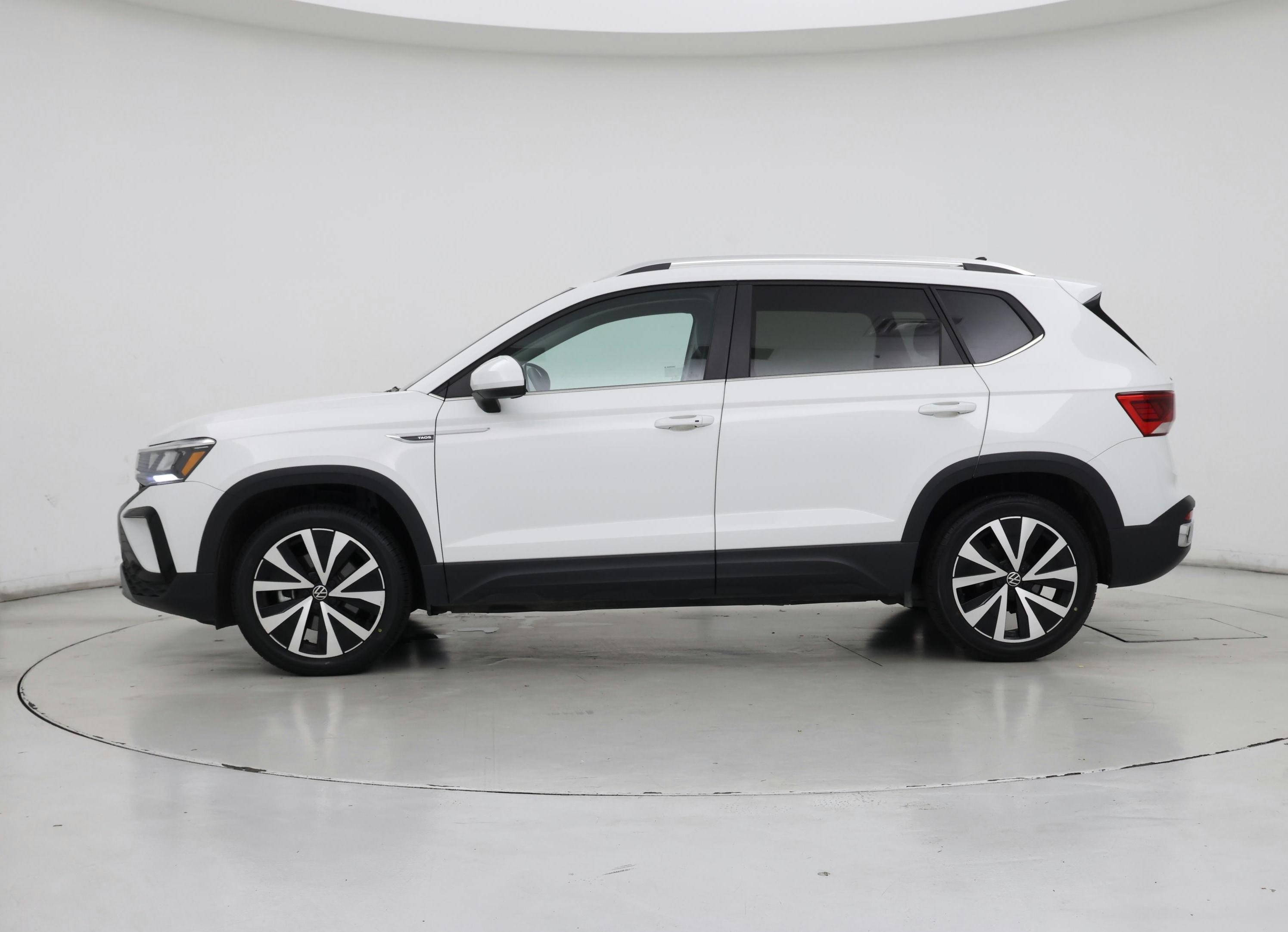 Thumbnail: 2023 Volkswagen Taos - 3