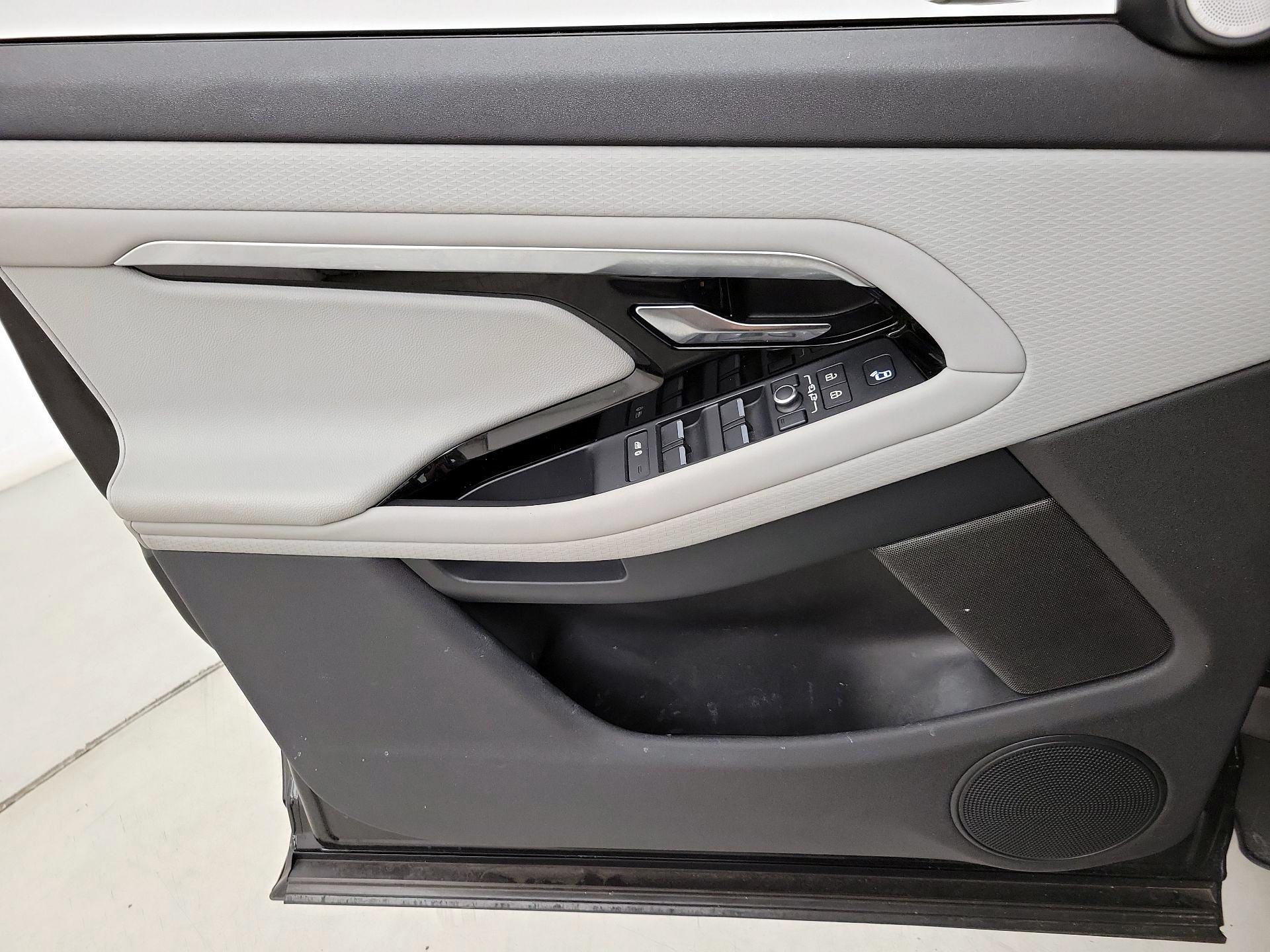 Thumbnail: 2022 Land Rover Range Rover Evoque - 12