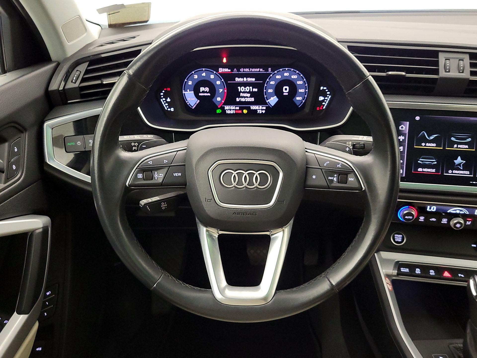 Thumbnail: 2023 Audi Q3 - 10