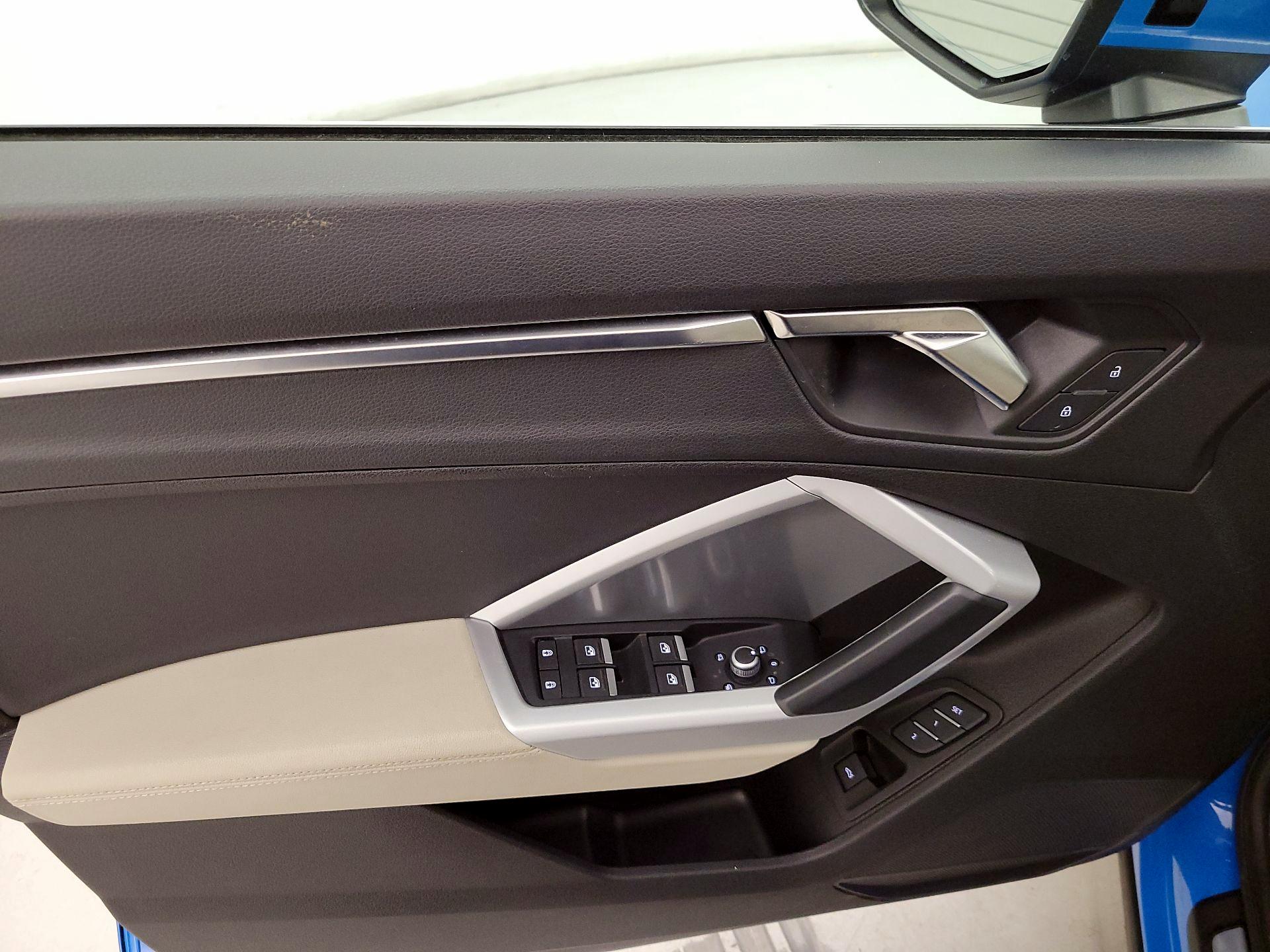 Thumbnail: 2023 Audi Q3 - 12