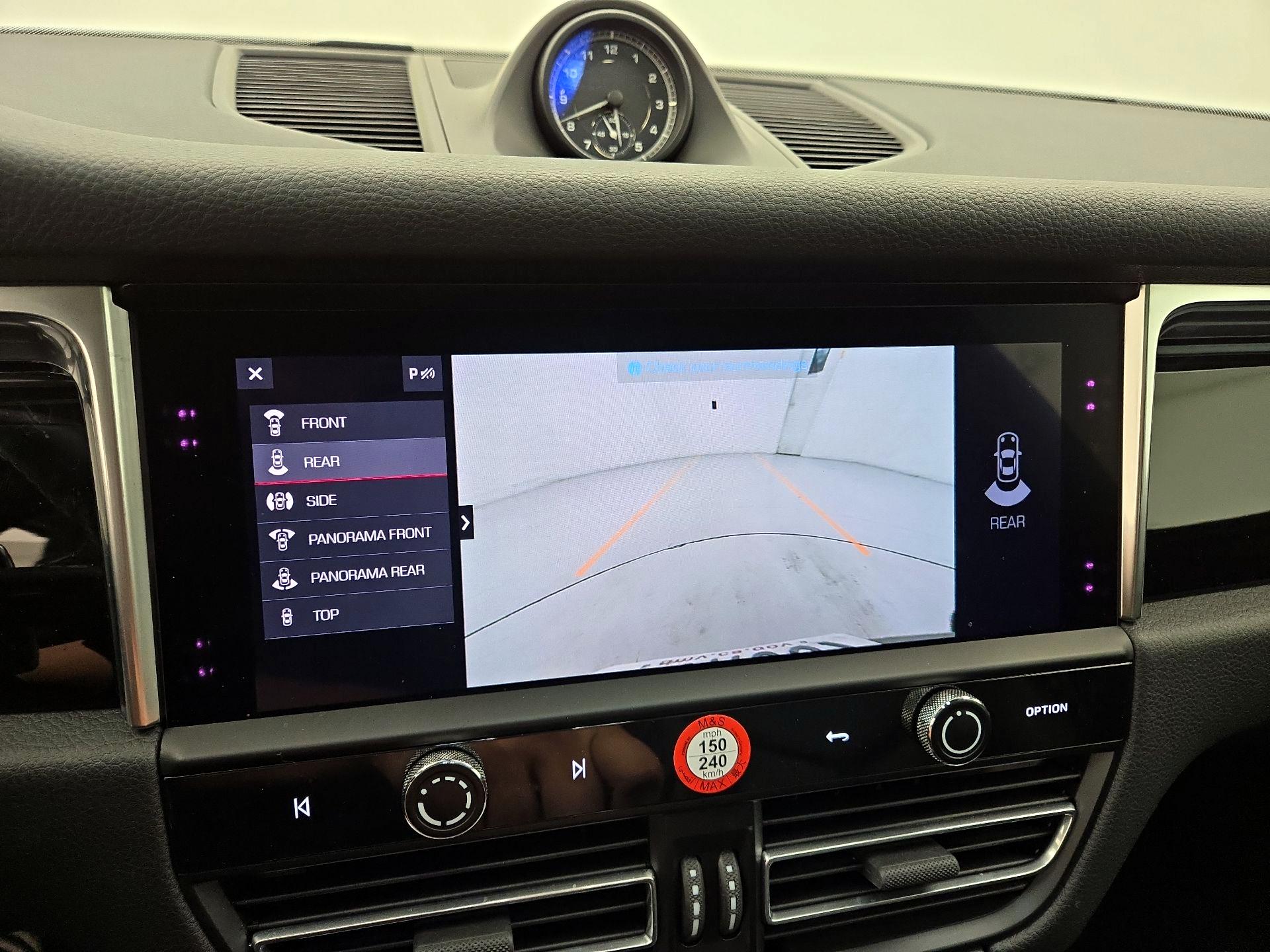Thumbnail: 2023 Porsche Macan - 15