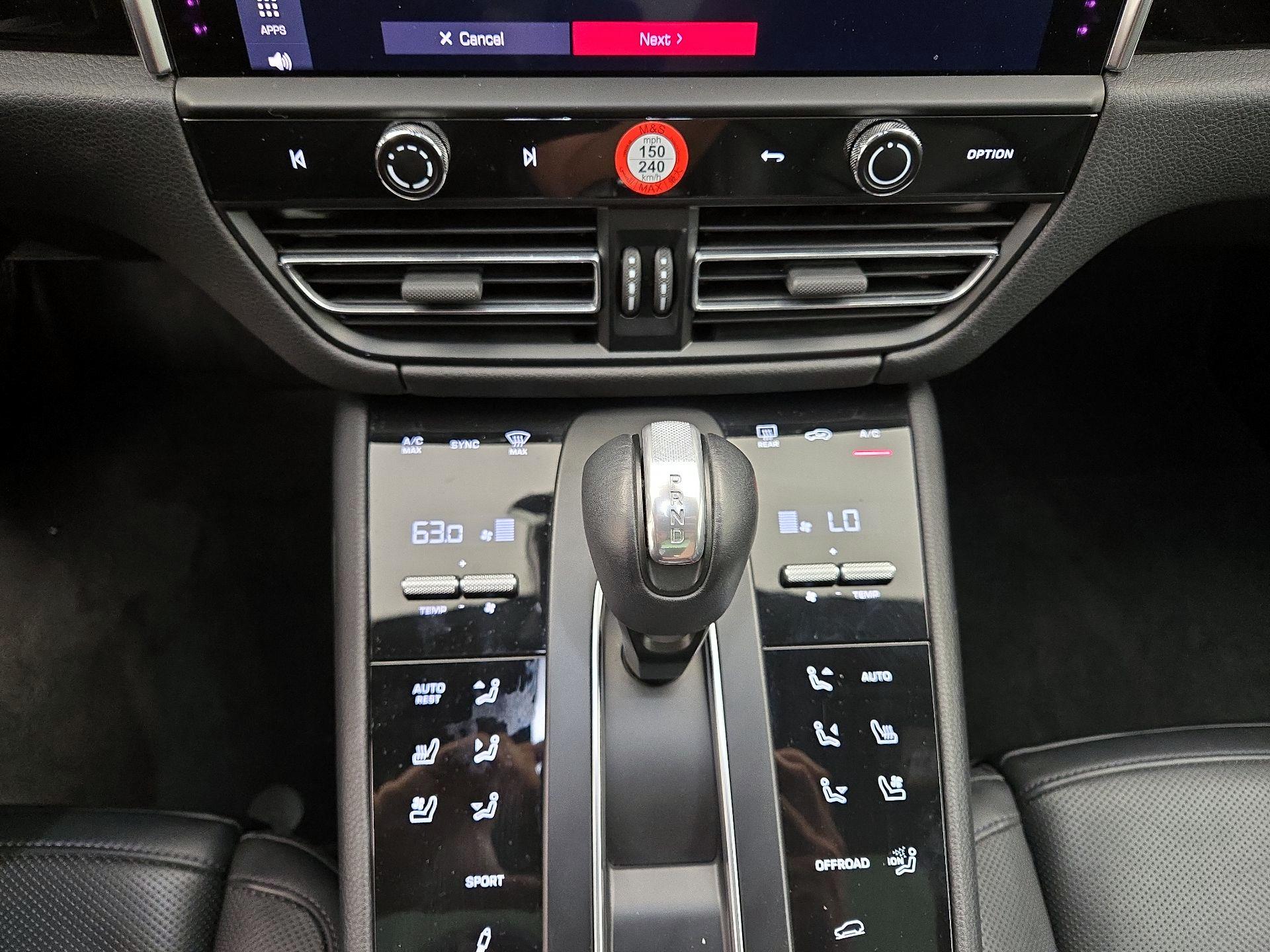 Thumbnail: 2023 Porsche Macan - 17