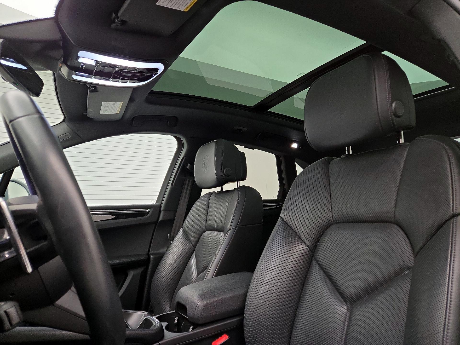 Thumbnail: 2023 Porsche Macan - 19