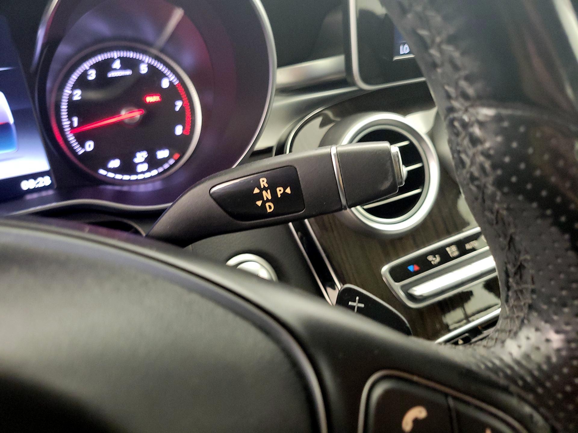 Thumbnail: 2015 Mercedes-Benz C-Class - 17