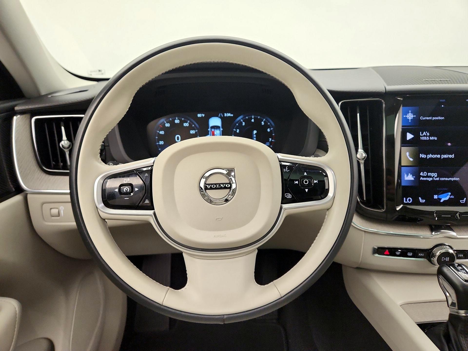 Thumbnail: 2021 Volvo XC60 - 10