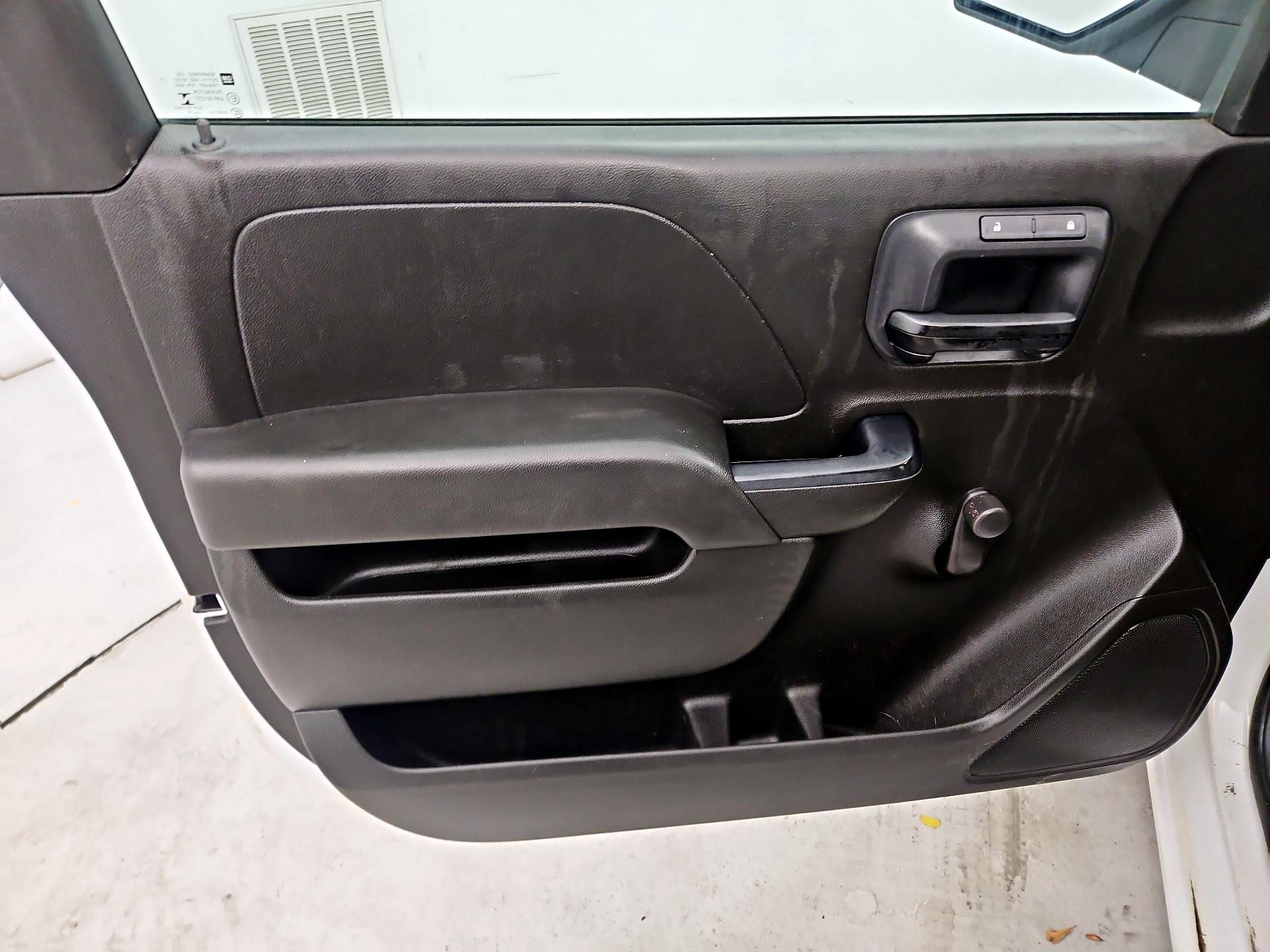 Thumbnail: 2018 Chevrolet Silverado 1500 - 12