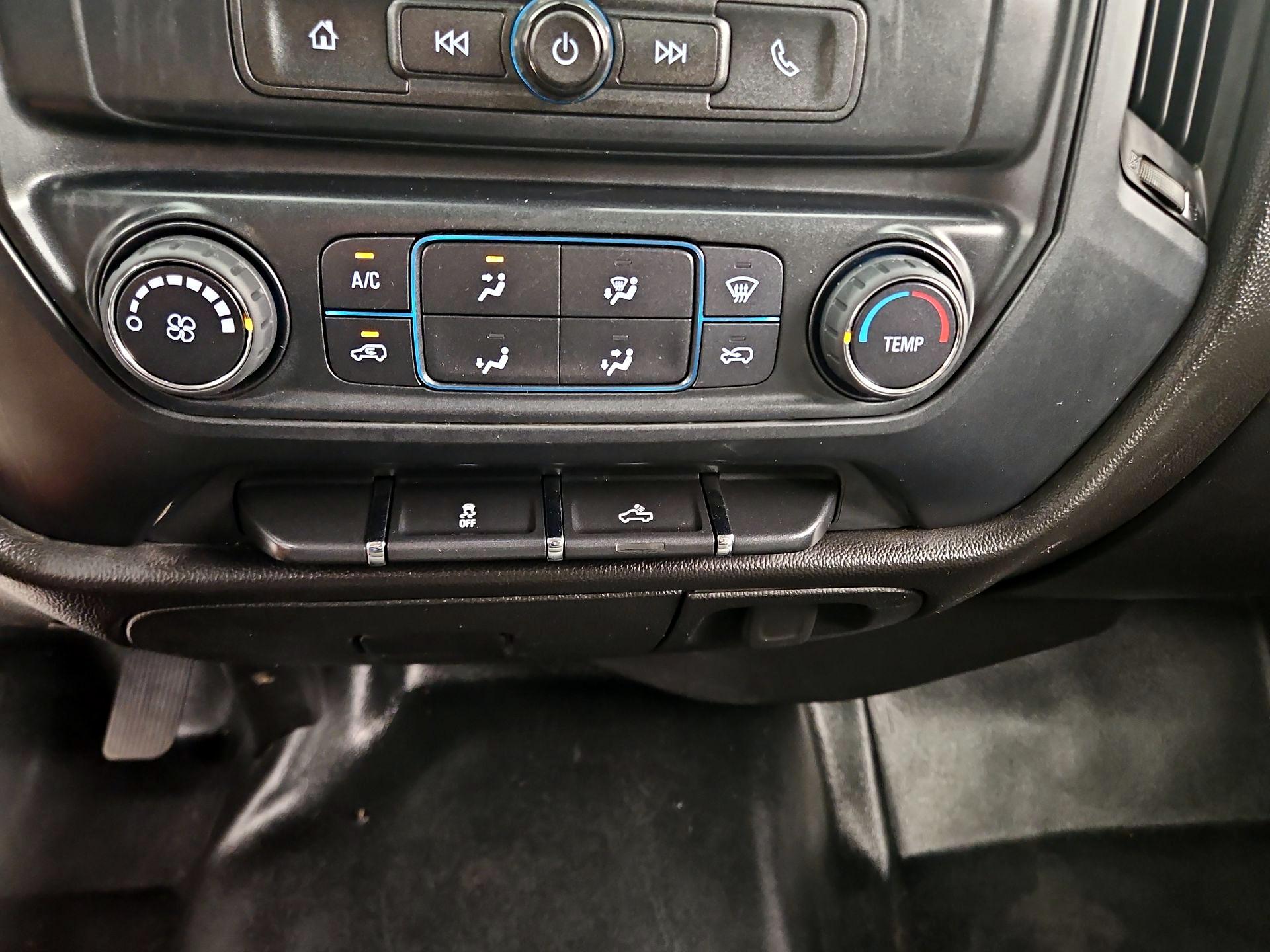 Thumbnail: 2018 Chevrolet Silverado 1500 - 16