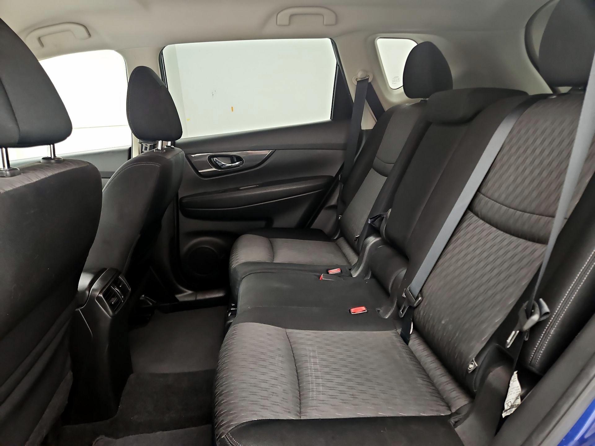 Thumbnail: 2018 Nissan Rogue - 17