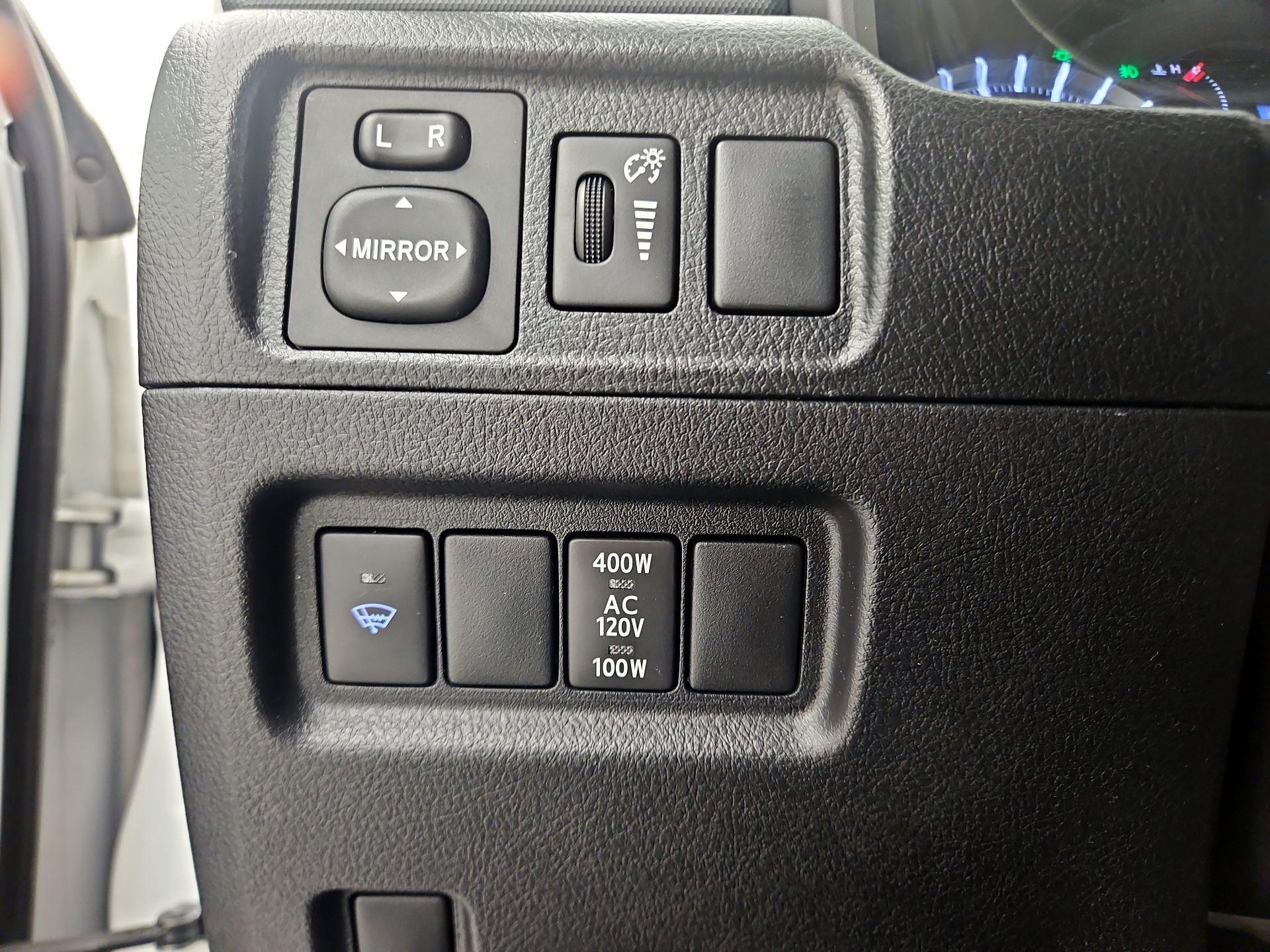 Thumbnail: 2015 Toyota 4Runner - 13