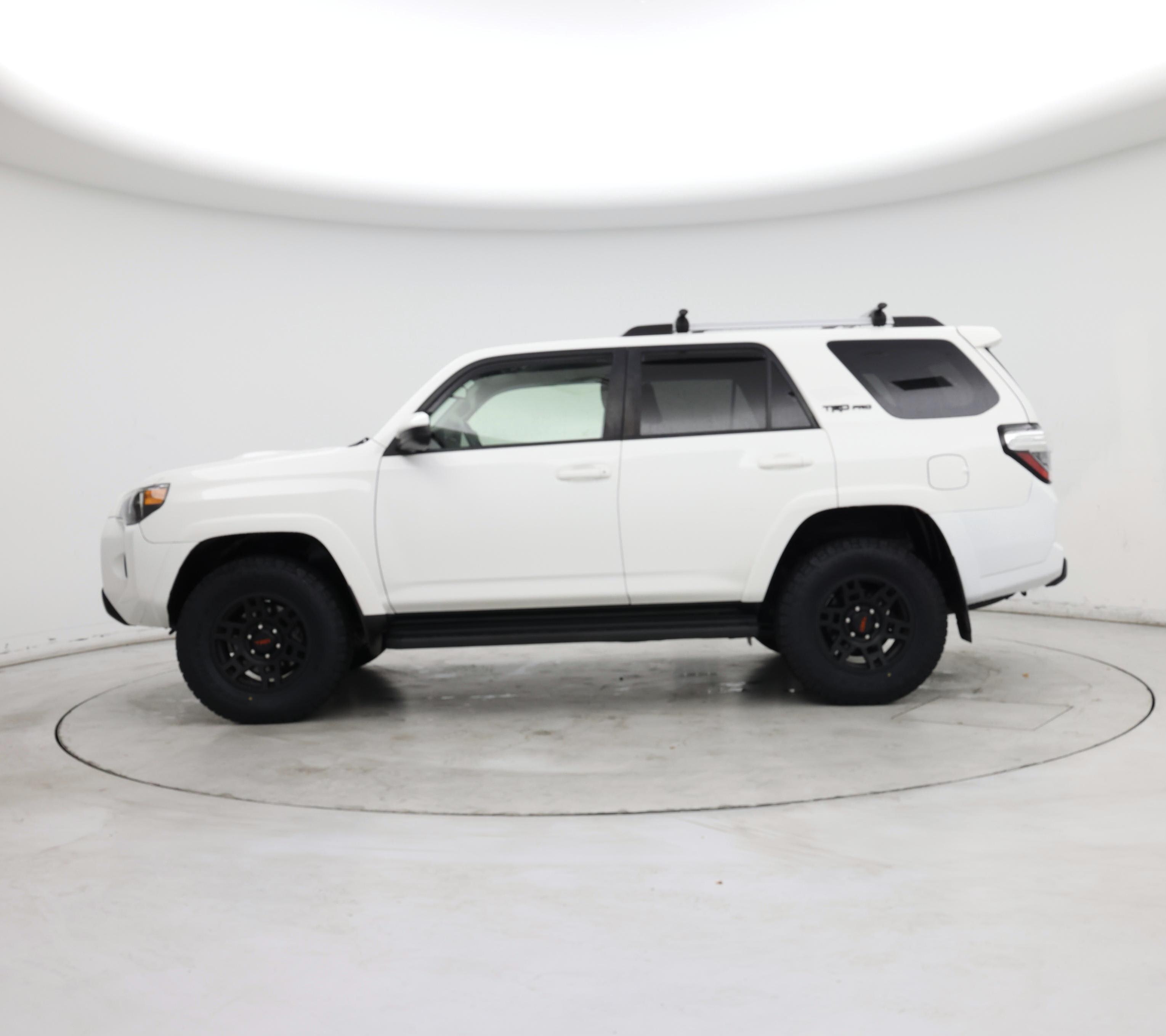 Thumbnail: 2015 Toyota 4Runner - 3
