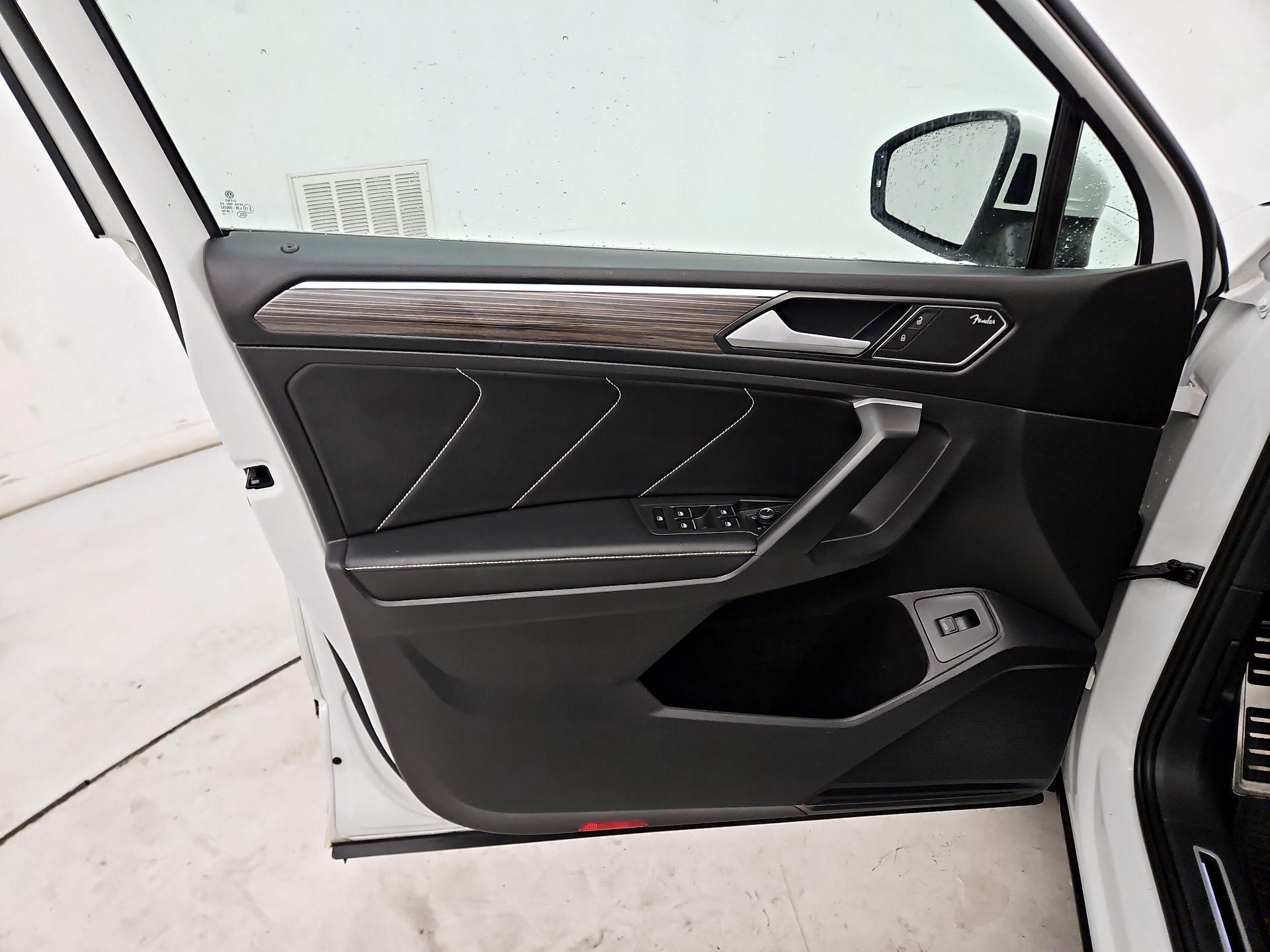 Thumbnail: 2022 Volkswagen Tiguan - 12
