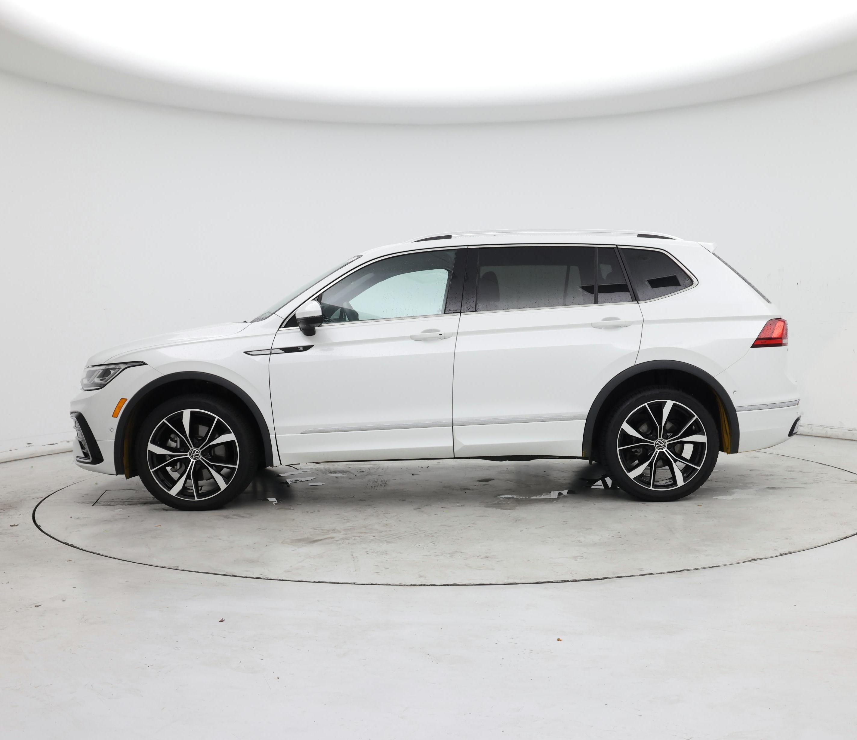 Thumbnail: 2022 Volkswagen Tiguan - 3